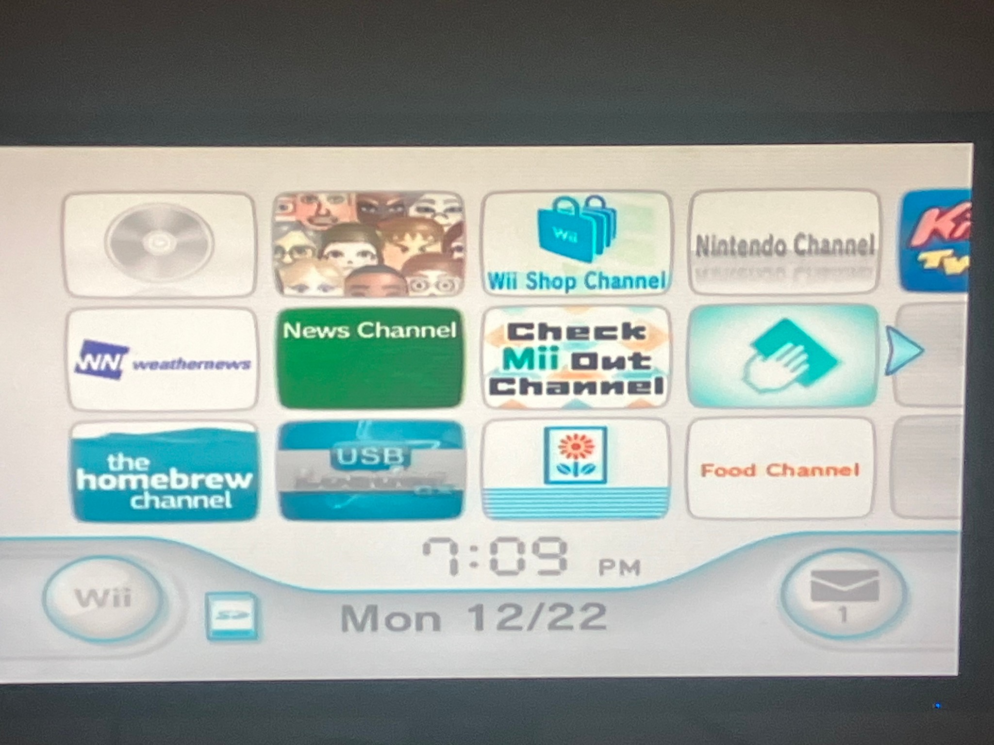 HOLIDAY SALE! Nintendo Wii 128 GB w/ 32 GB SD card
