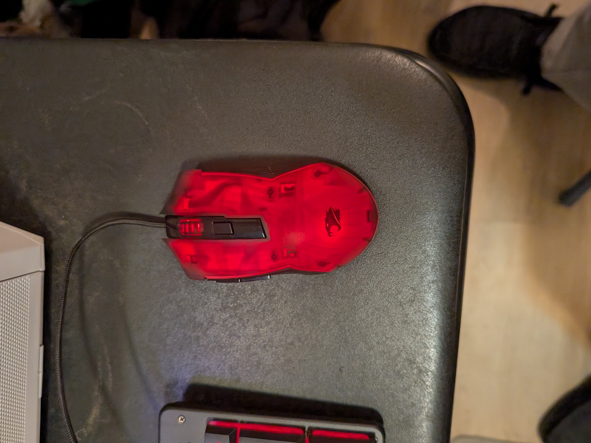 White Tempered Glass Ryzen 7 7700X 8-core RTX 3060 12GB 32GB DDR5