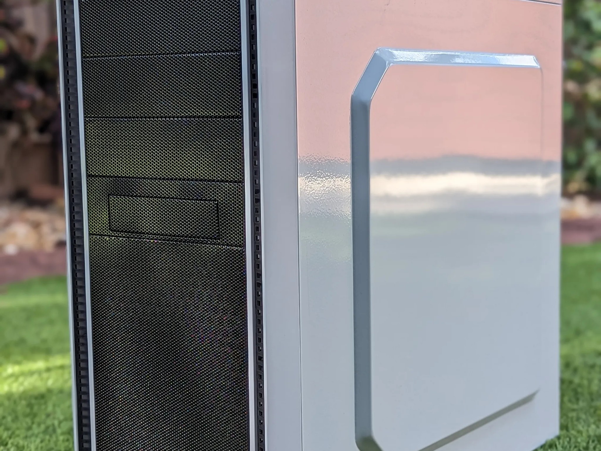 Frosty Vibe PC Ryzen 5 2600 32GB RAM RX 580 8GB 512GB SSD 2TB HDD