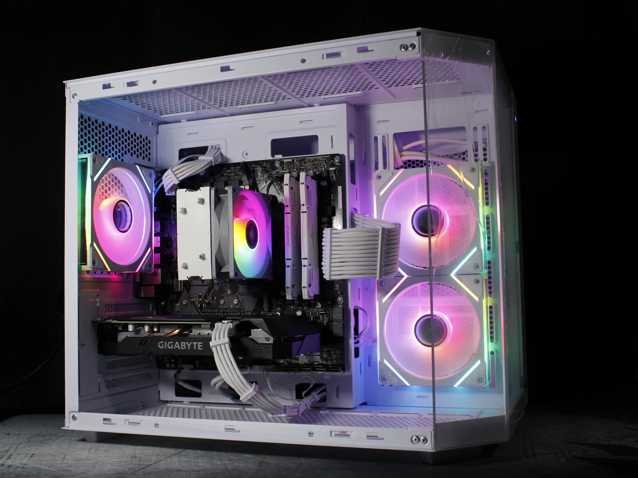 White Gaming PC [GTX 1660 TI][Ryzen 5 2600]