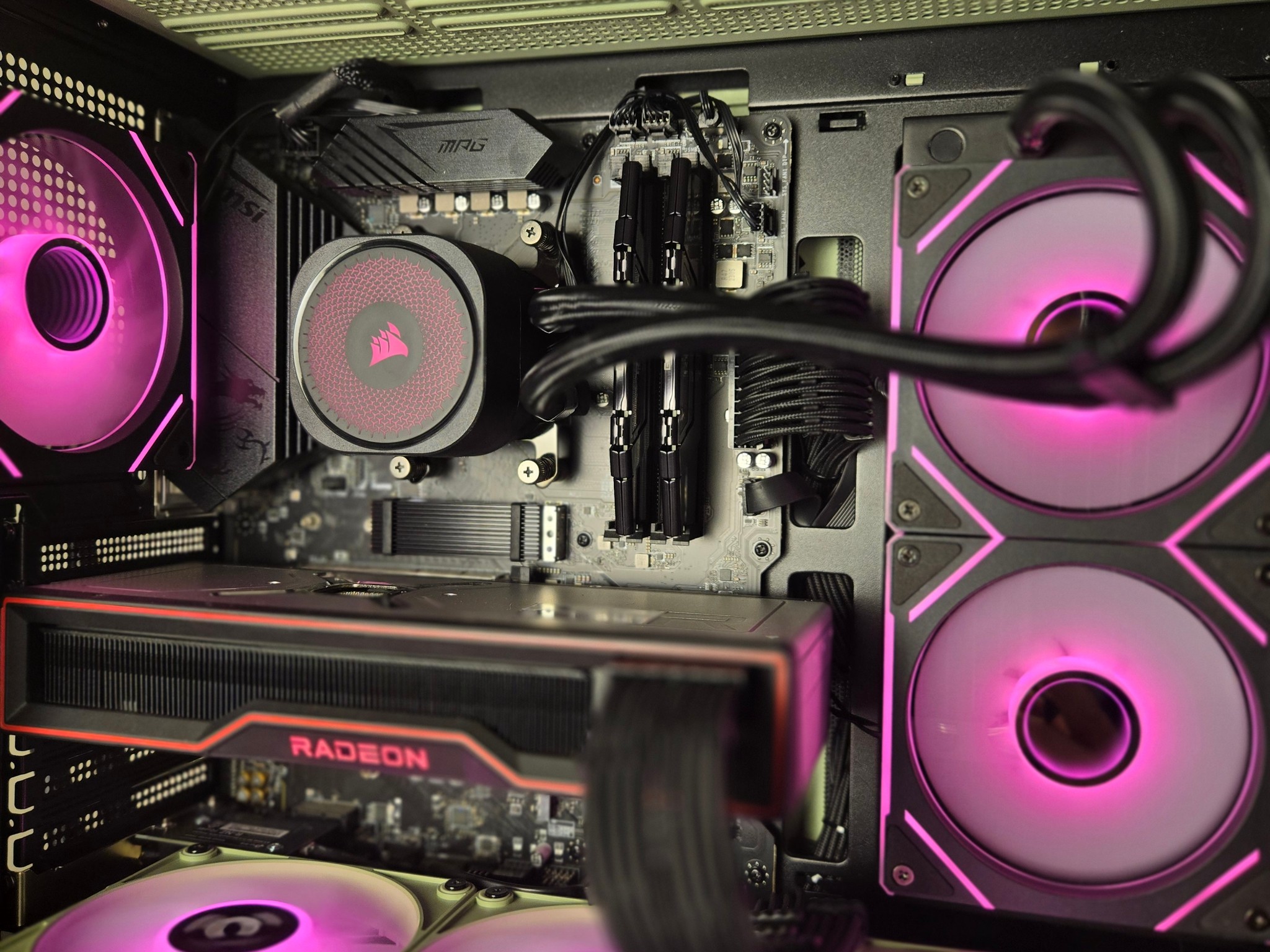 RX 6900 XT | Ryzen 7 5800XT | 32gb DDR4 |1tb Storage