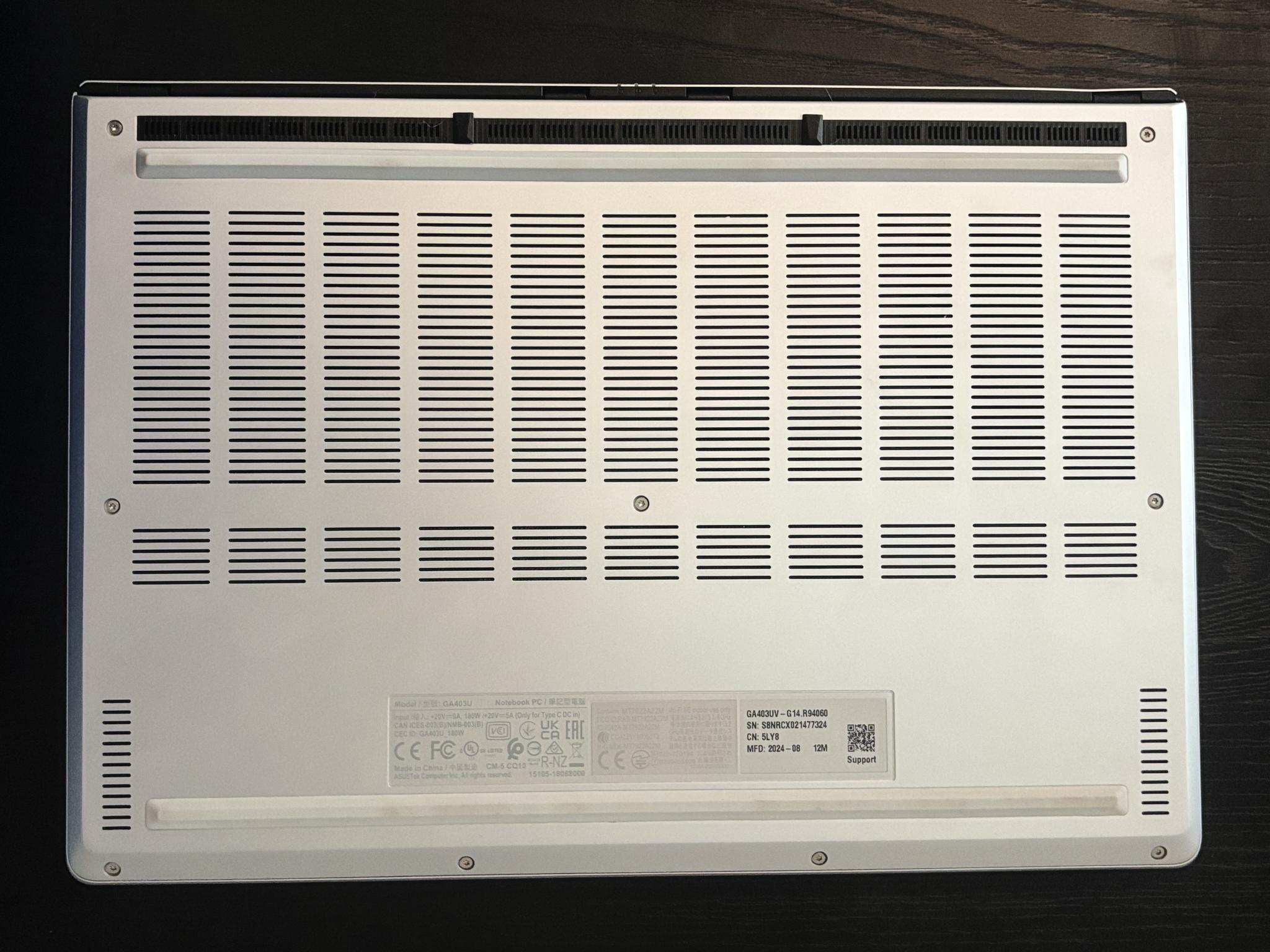 ASUS ROG Zephyrus G14 (Platinum White) – Ryzen 9 / RTX 4060 Gaming Laptop