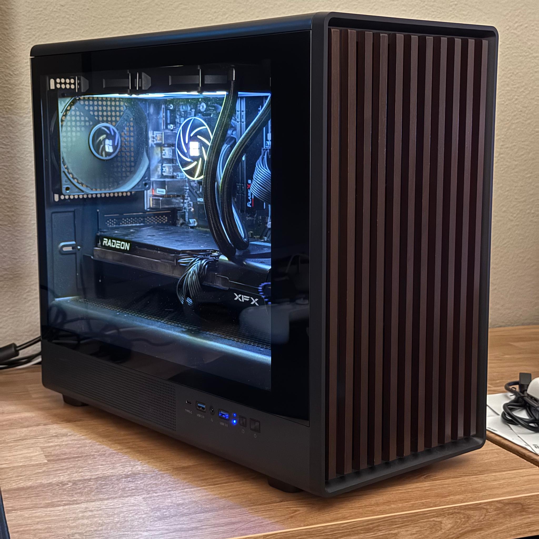 RX 7700 XT | RYZEN 7600X | 32GB 6000CL30 | 2TB NVME