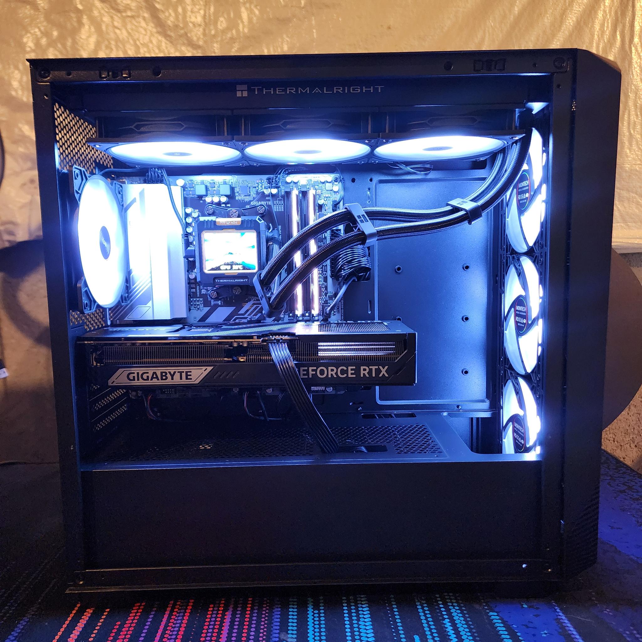 RTX 5080 / Ryzen 7 9800X3D / 32GB DDR5 RAM / 2TB NVMe SSD