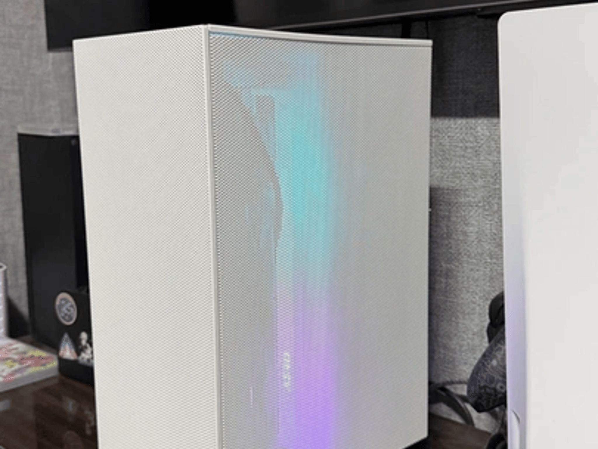 Compact Workstation POWERHOUSE | GeForce RTX 5080 | Ryzen 7 9800X3D | 32GBx2 DDR5 RAM | 8TB SSD