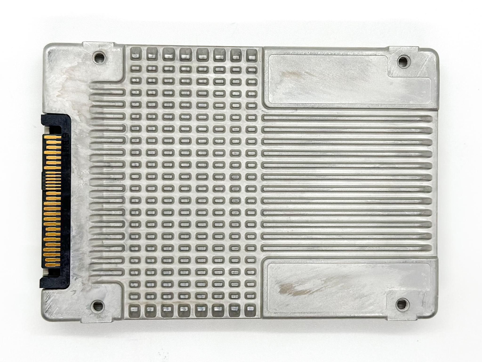 Intel SSD DC P4600 6.4tb Nvme SSD