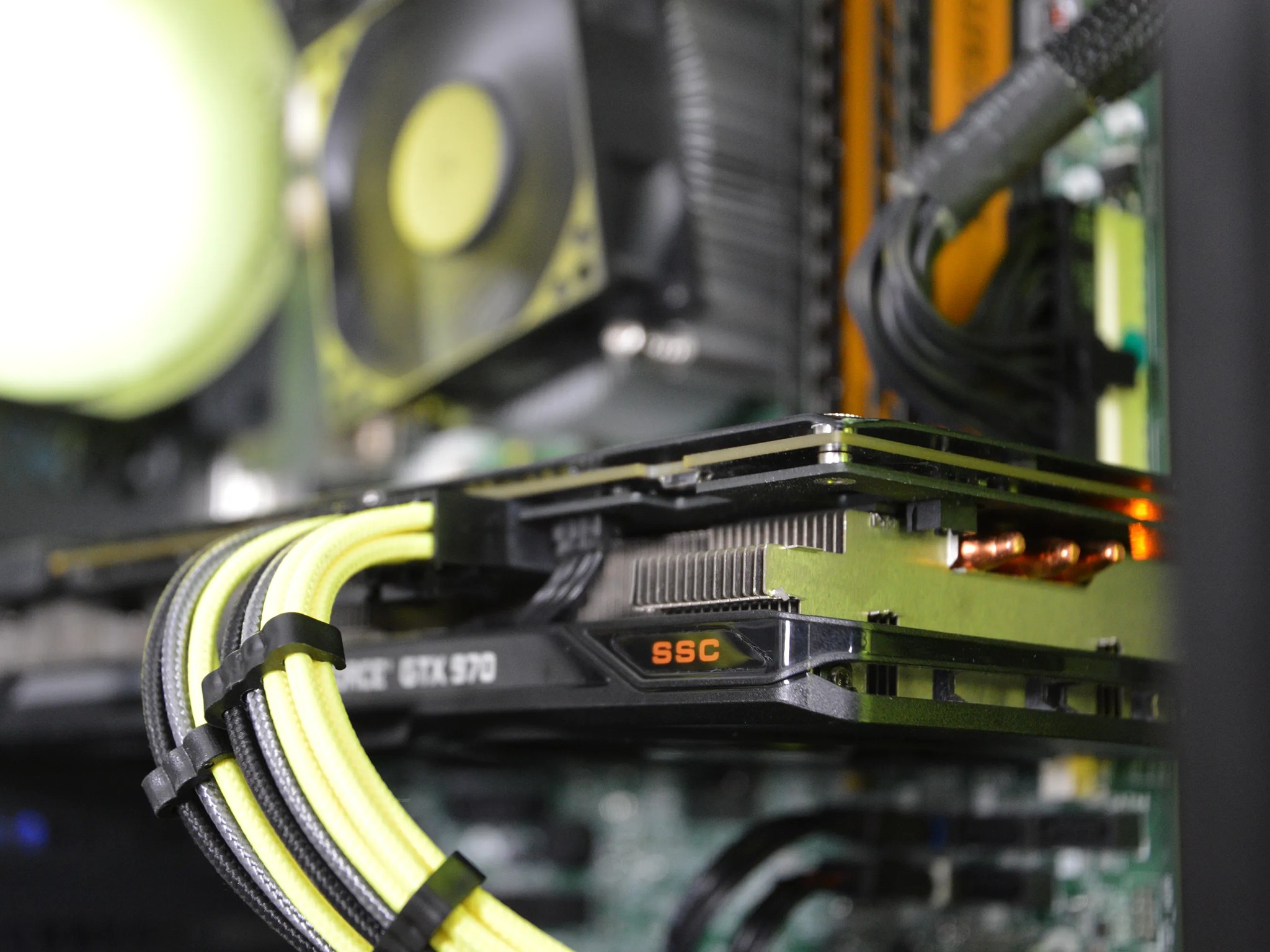 ⚫🟡| GTX 970 4GB | INTEL i7 4770 | 16GB DDR3 RAM | 256GB SATA SSD + 1TB HDD | Midnight Honey |