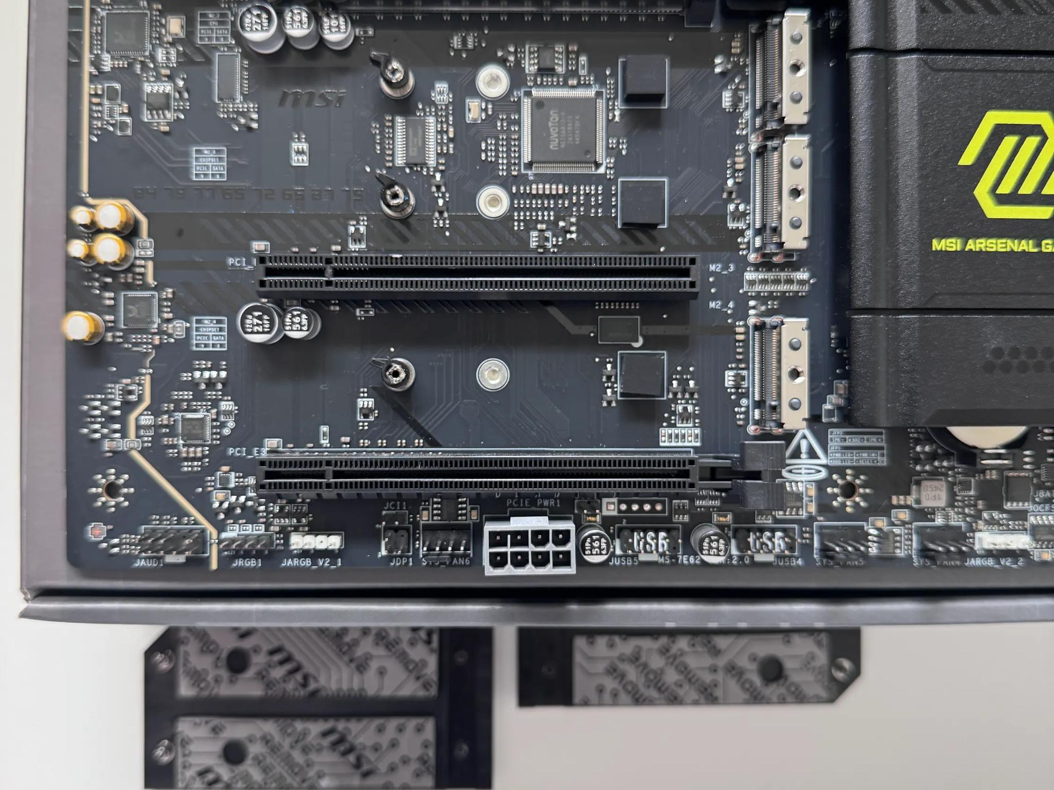 MSI - MAG B850 TOMAHAWK MAX Wi-Fi