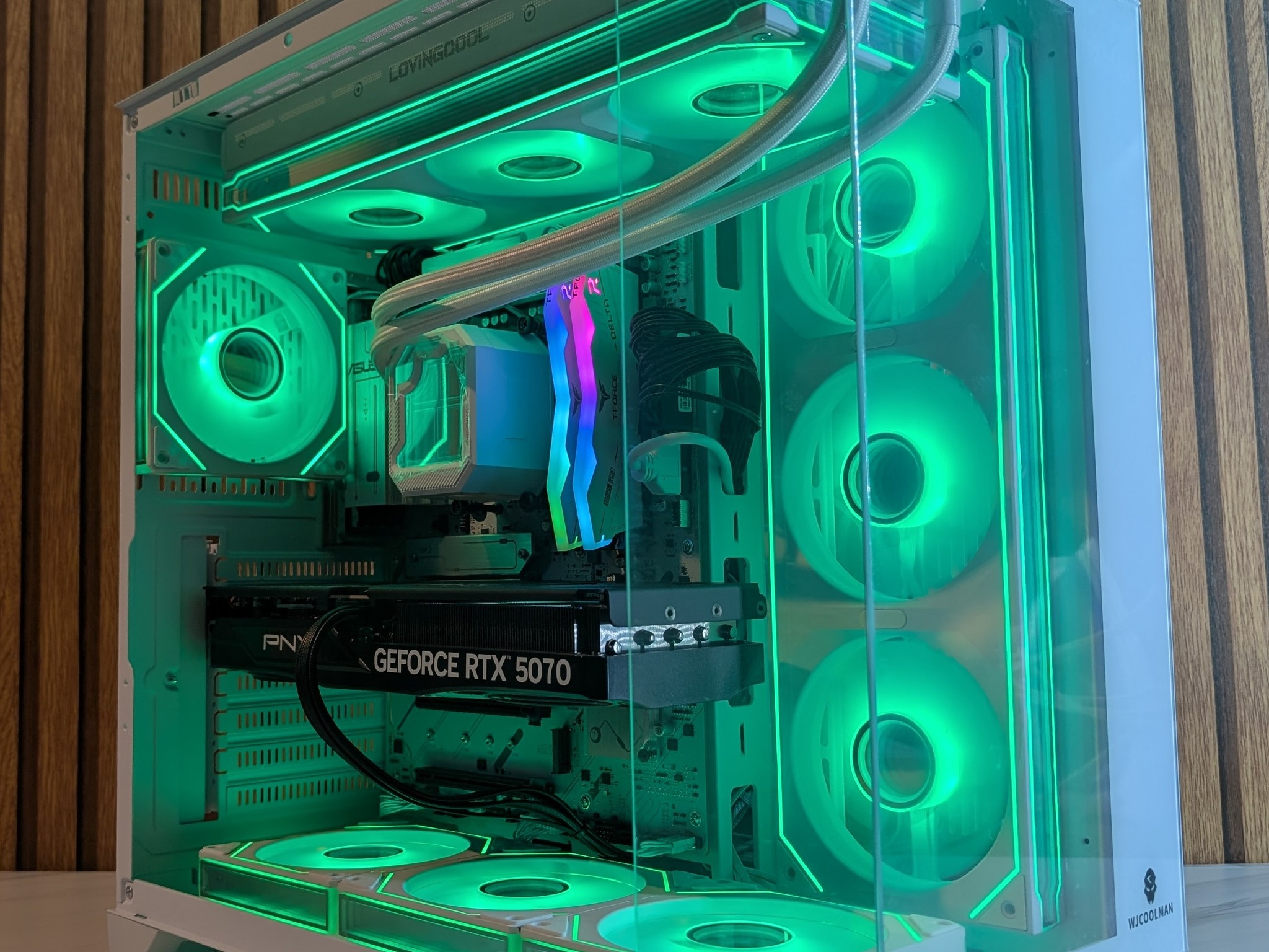 RTX 5070 | RYZEN 5 9600X | 16GB DDR5 | 1TB SSD | 360MM AIO