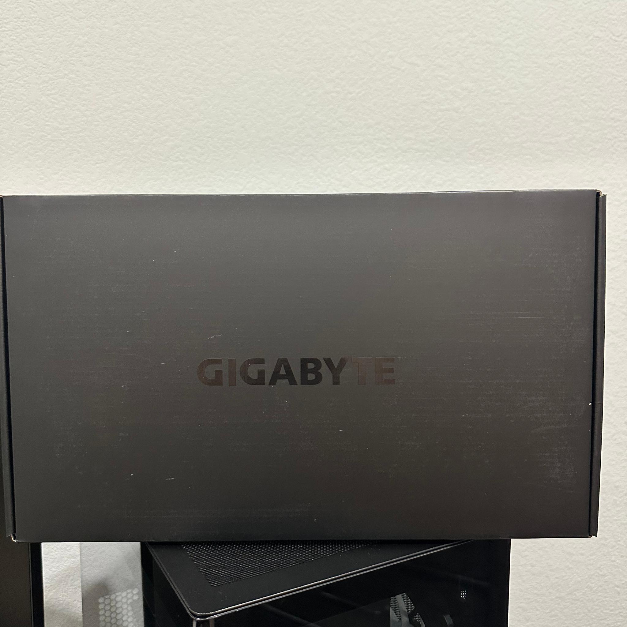 GIGABYTE GeForce RTX 5080 WINDFORCE SFF 16G