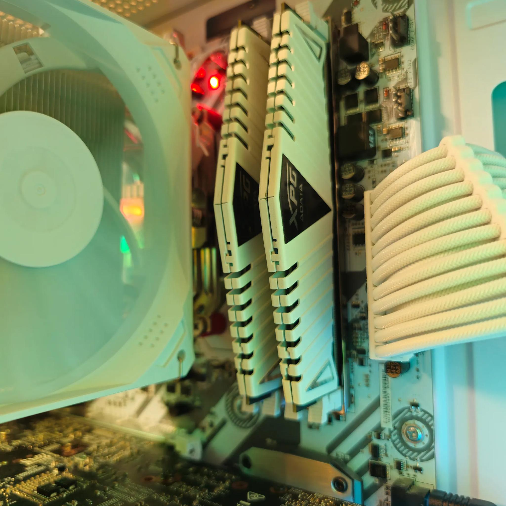 Entry Level Snowy / Ryzen 5 1600 / GTX 1060 6GB / 16GB DDR4 / 256GB SSD + 512GB SSD