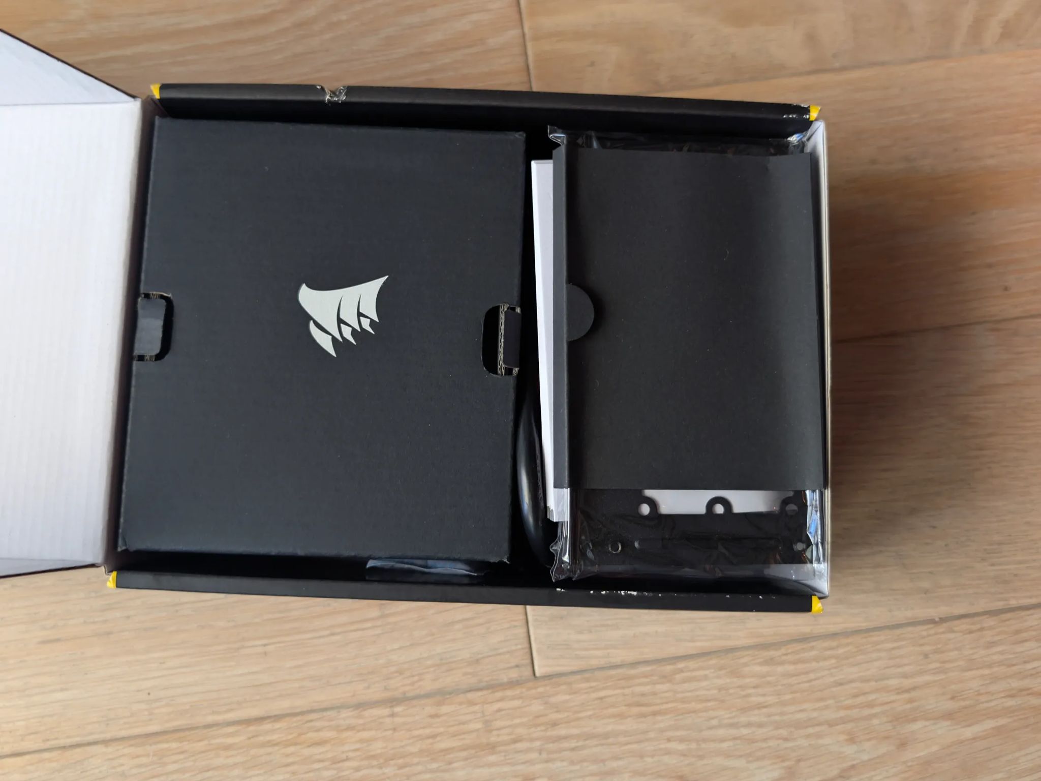 Corsair SF750 ATX 2.4