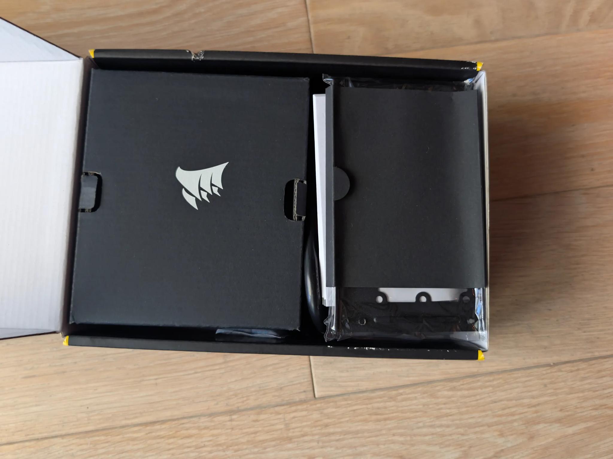 Corsair SF750 ATX 2.4