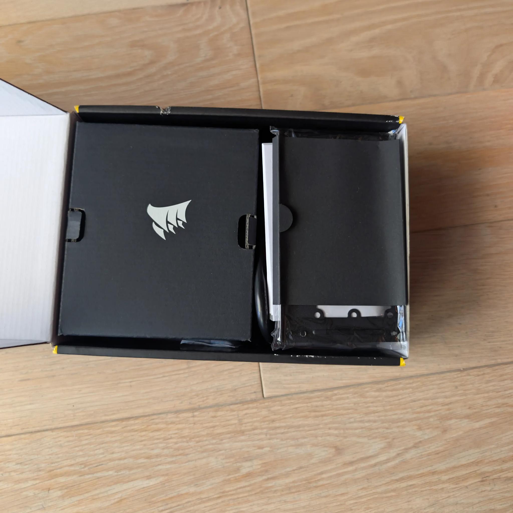 Corsair SF750 ATX 2.4