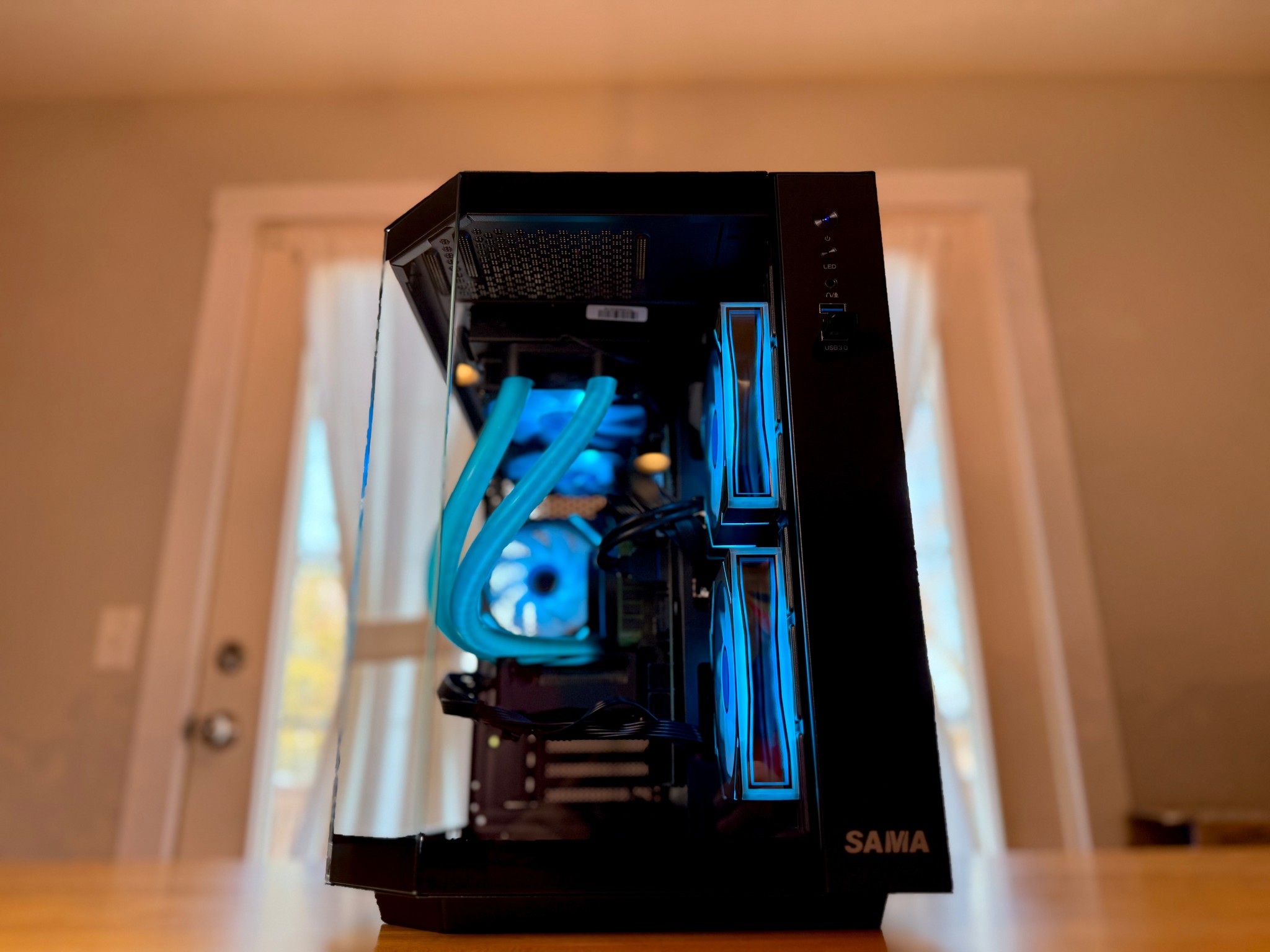 🐜▪️| RTX 4060 8gb, i7 7740x, 32gb Ram, 1tb SSD, WiFi Equipped ARGB Gaming PC