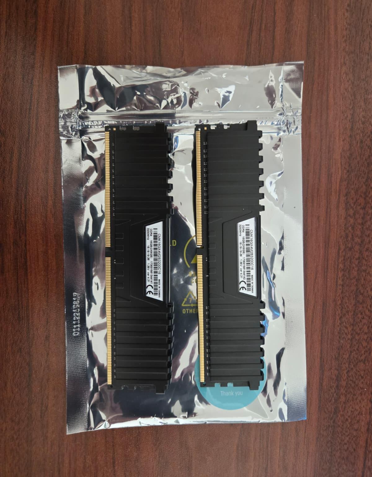 CORSAIR VENGEANCE 16GB DDR4 3200MHZ