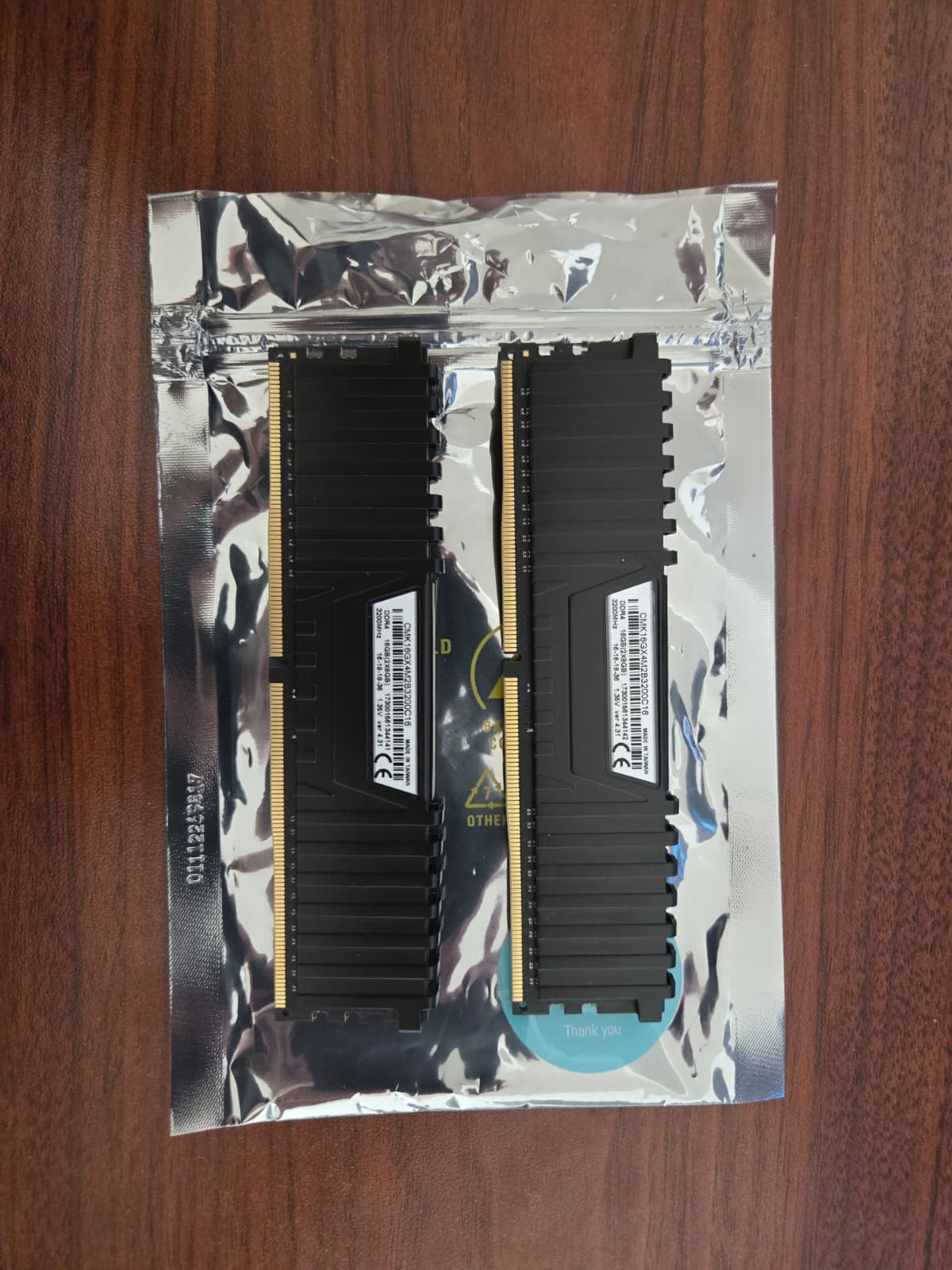 CORSAIR VENGEANCE 16GB DDR4 3200MHZ