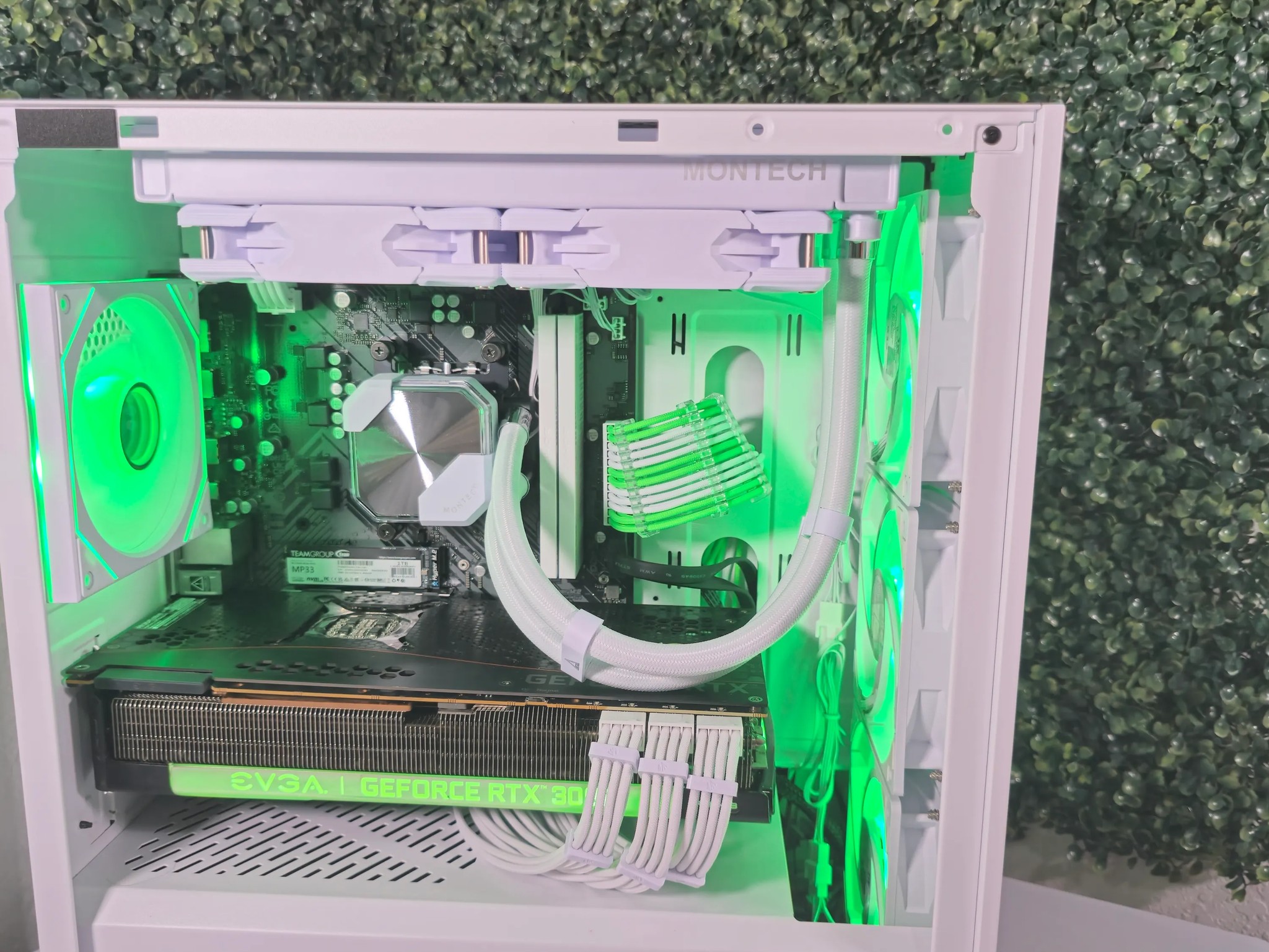 "Luminance" Ryzen 5 8400f | RTX 3090 Gaming Pc