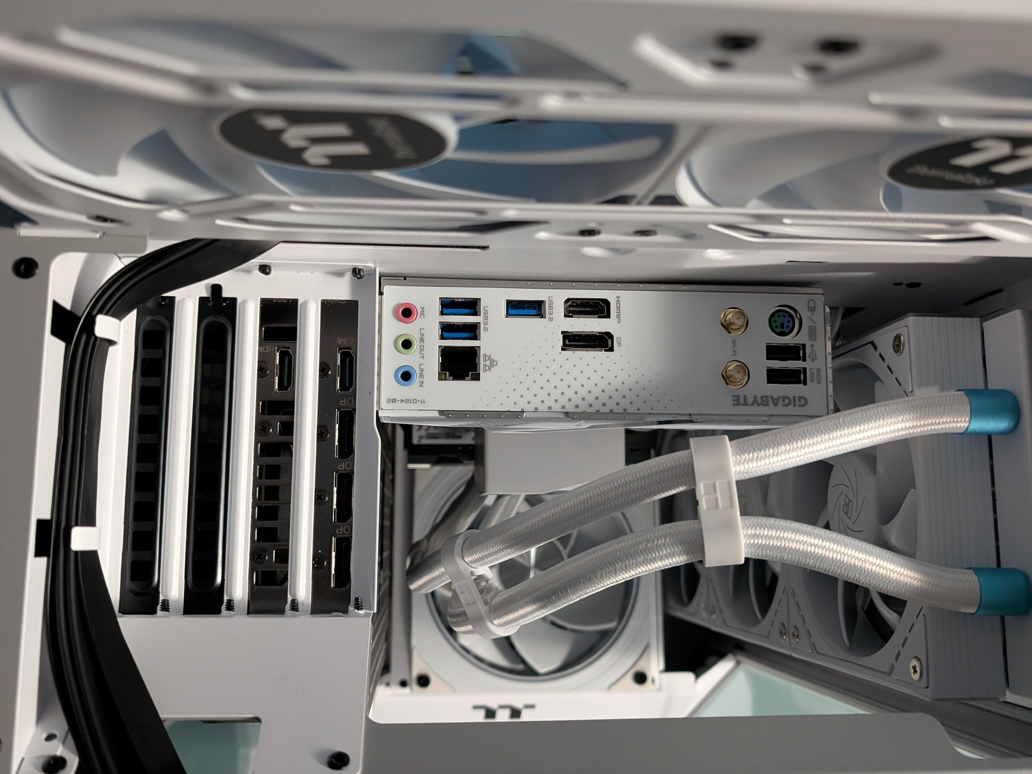 The Sci-Fi Powerhouse: RTX 5070 / i5-14600K / Tower 300 Limestone Edition