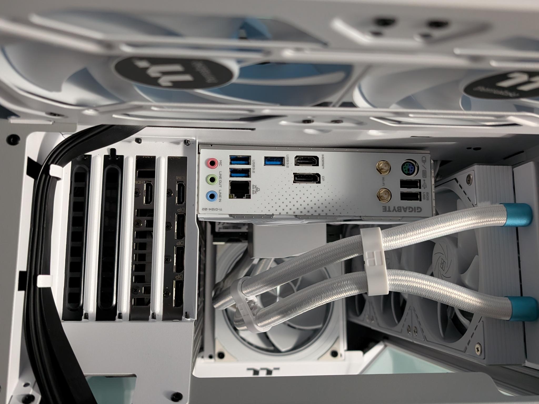 The Sci-Fi Powerhouse: RTX 5070 / i5-14600K / Tower 300 Limestone Edition