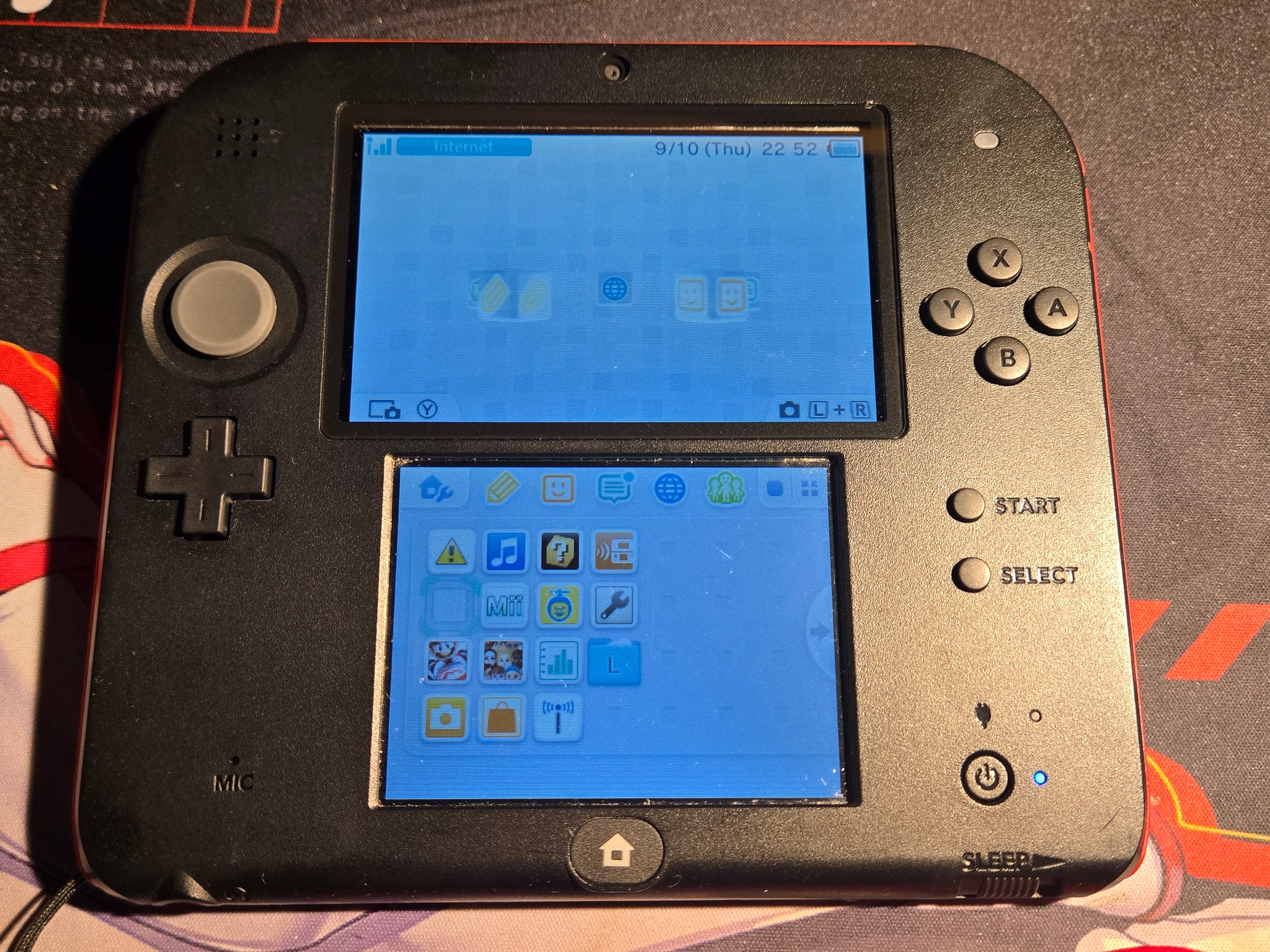 CUSTOM REFURBISHED Nintendo 2DS Black/Red Handheld Console, Mario Kart 7 Edition