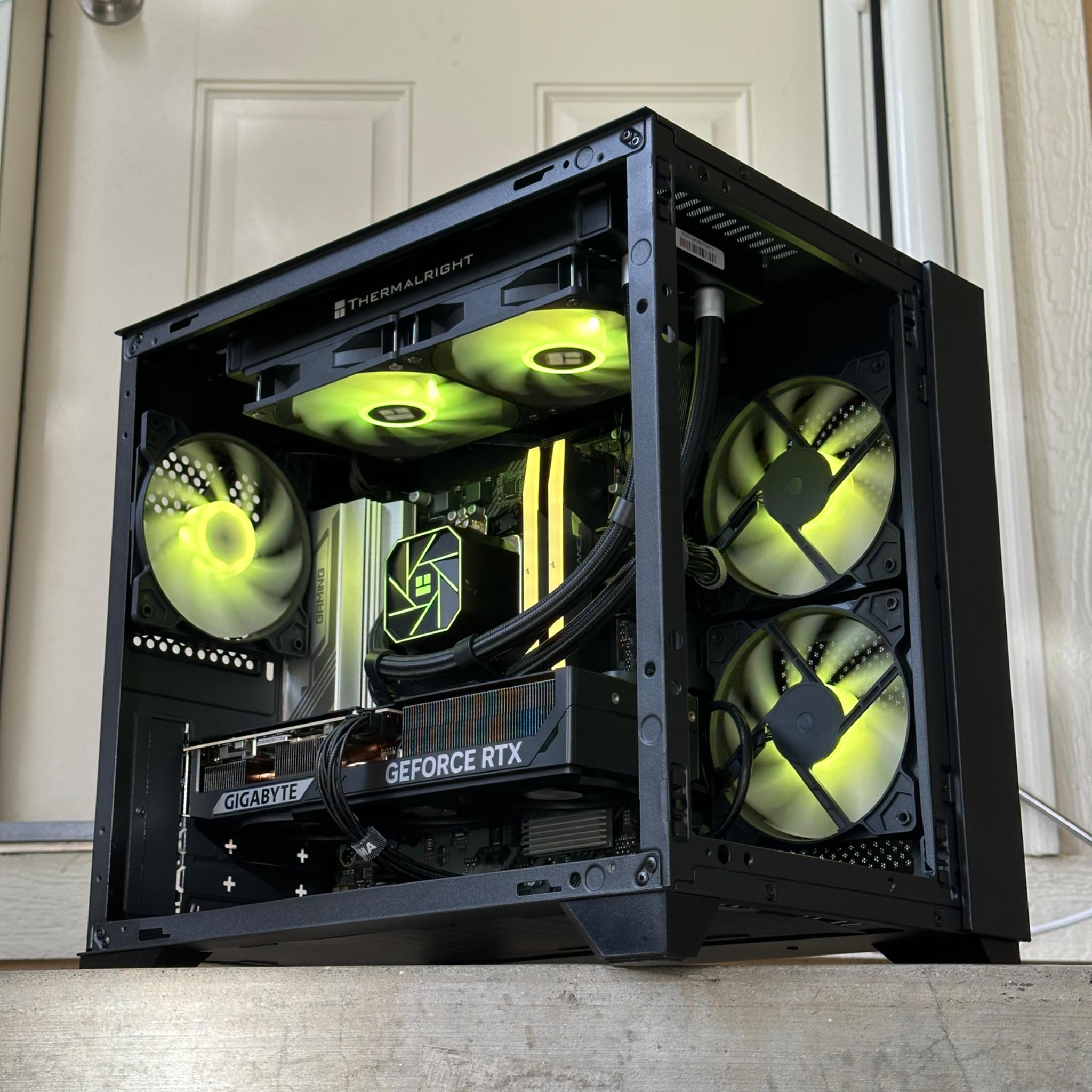 Ryzen 7 8700F • Rtx 5070 • 32GB DDR5 • 1TB nvme