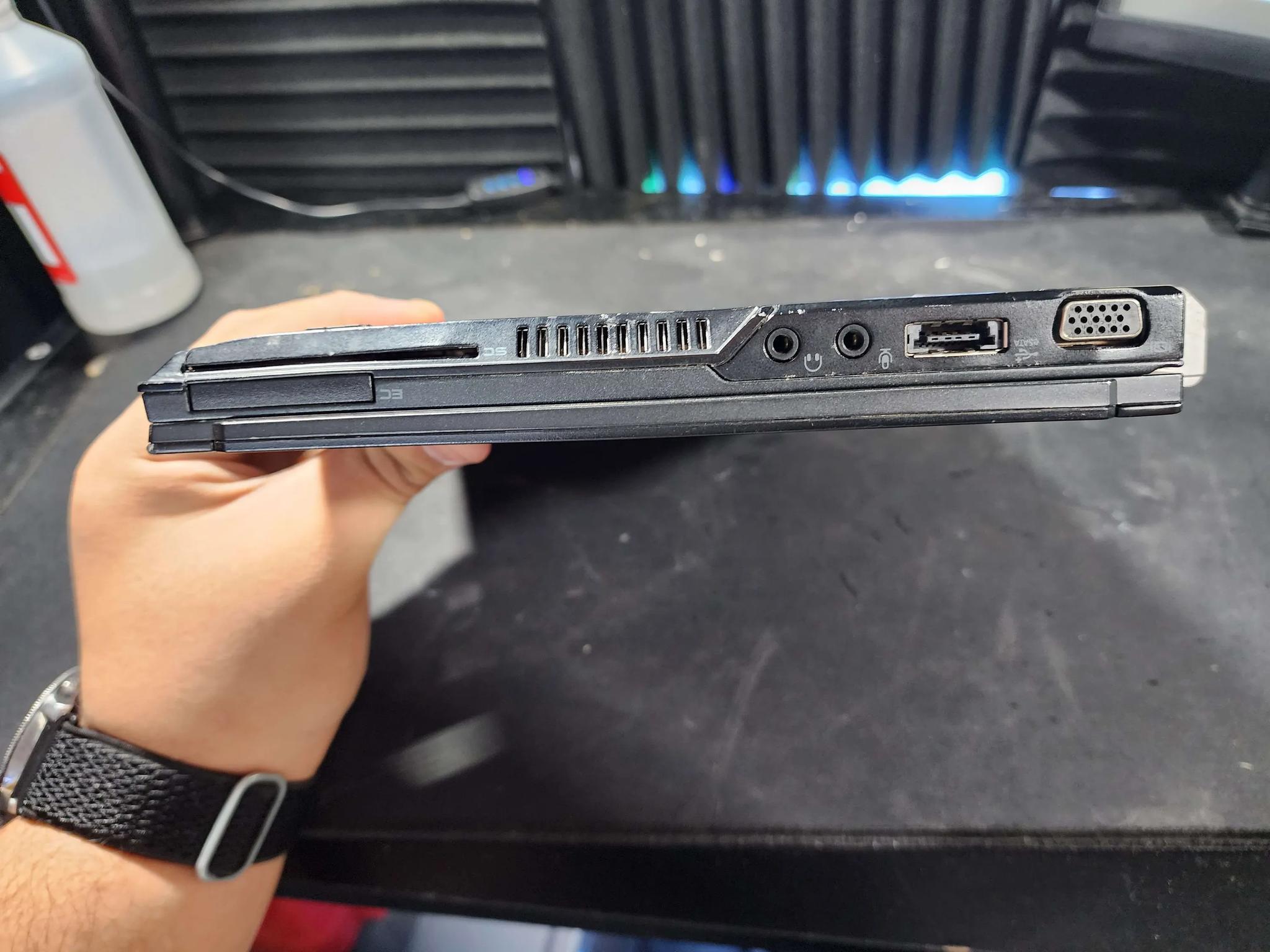 Dell Inspiron 13" Laptop (NO DISK DRIVE)