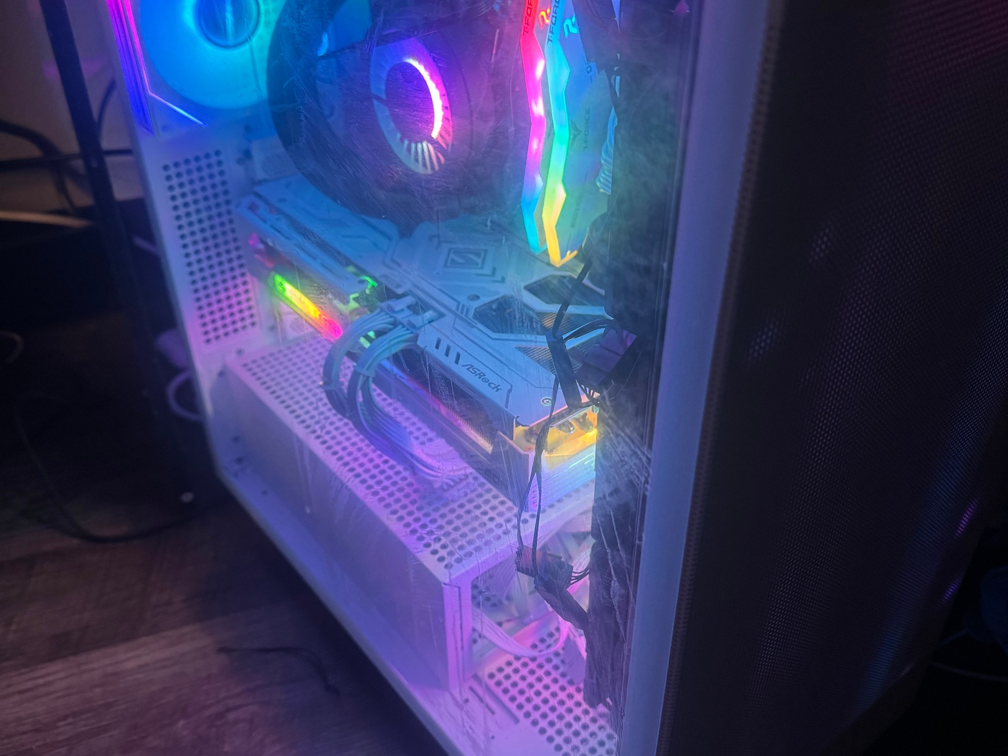 9070XT 16GB | RYZEN 7 9800X3D | 2TB NVME | 16GB DDR5 | 1000W