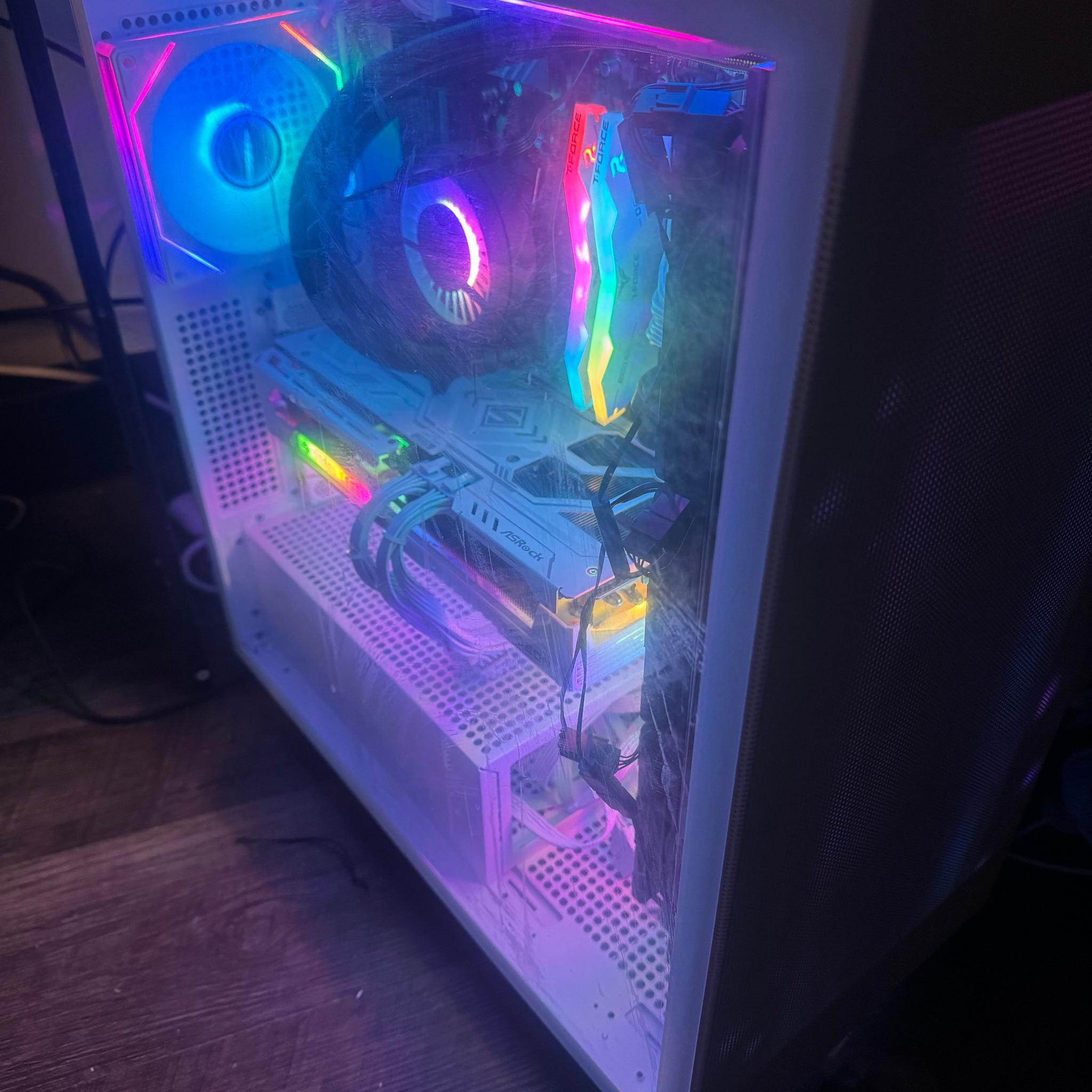 9070XT 16GB | RYZEN 7 9800X3D | 2TB NVME | 16GB DDR5 | 1000W