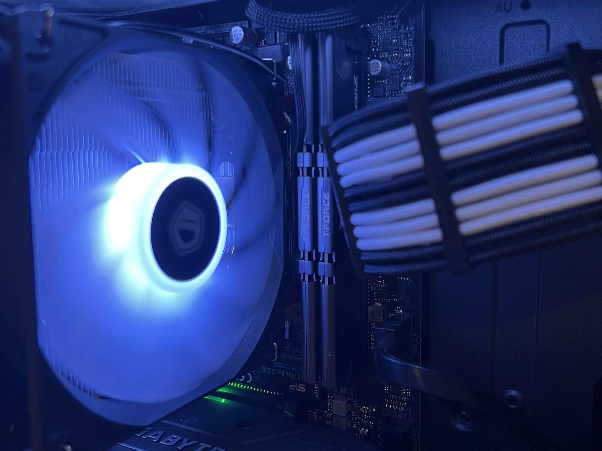 RTX 2060 | Ryzen 5 3600 | Black and White Gaming PC