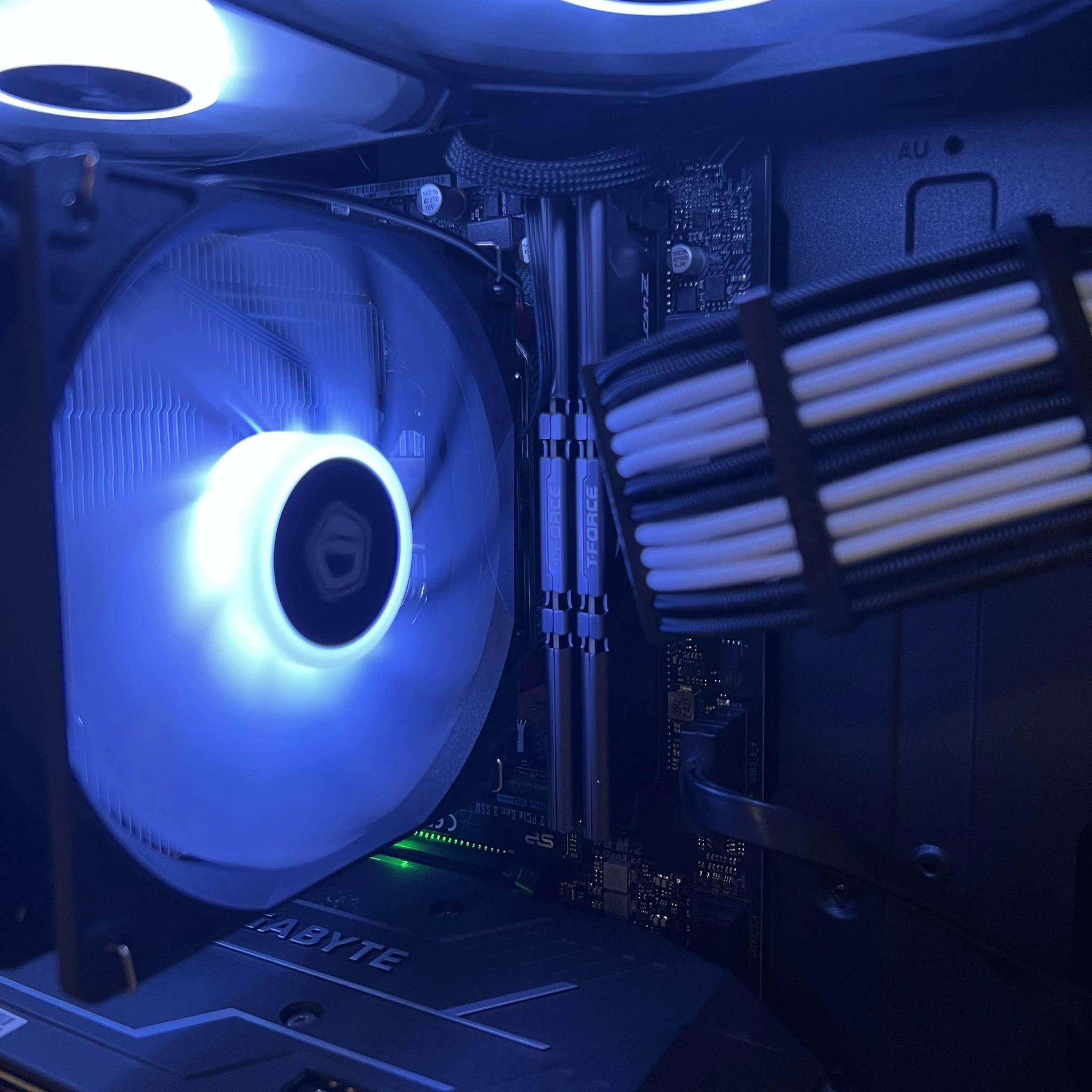 RTX 2060 | Ryzen 5 3600 | Black and White Gaming PC