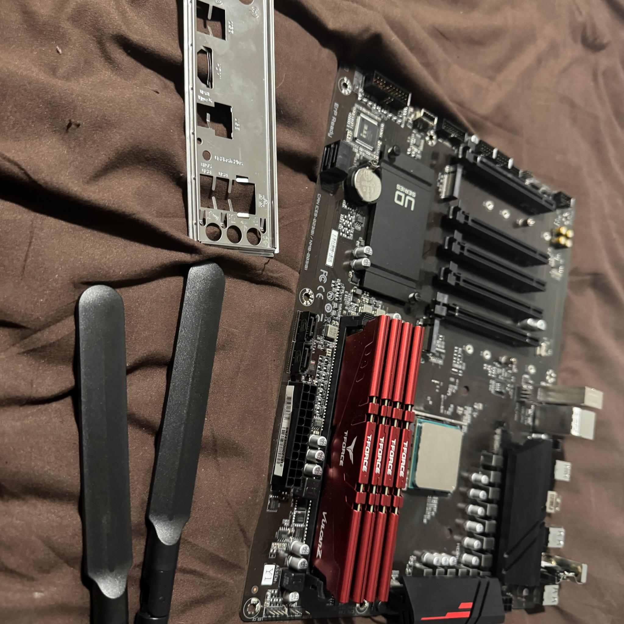 Gigabyte B550 Ud 32GB DDR4 Ram Amd 5 5500 Cpu bundle