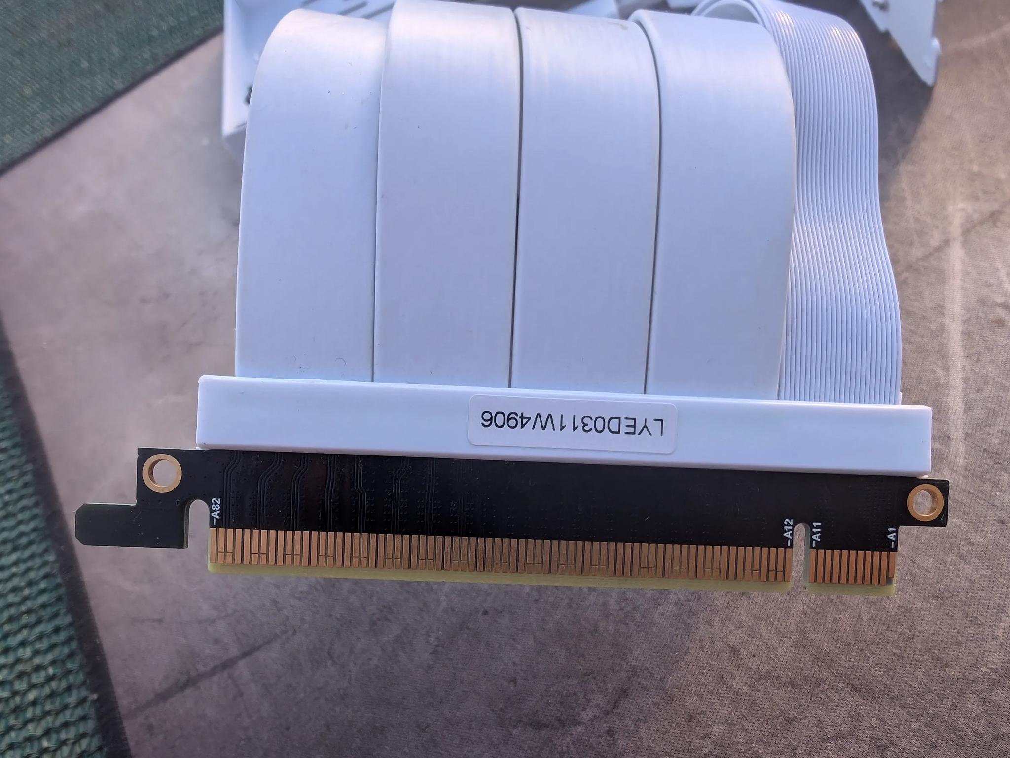 Lian-Li Vertical GPU Mount 011-Vision White