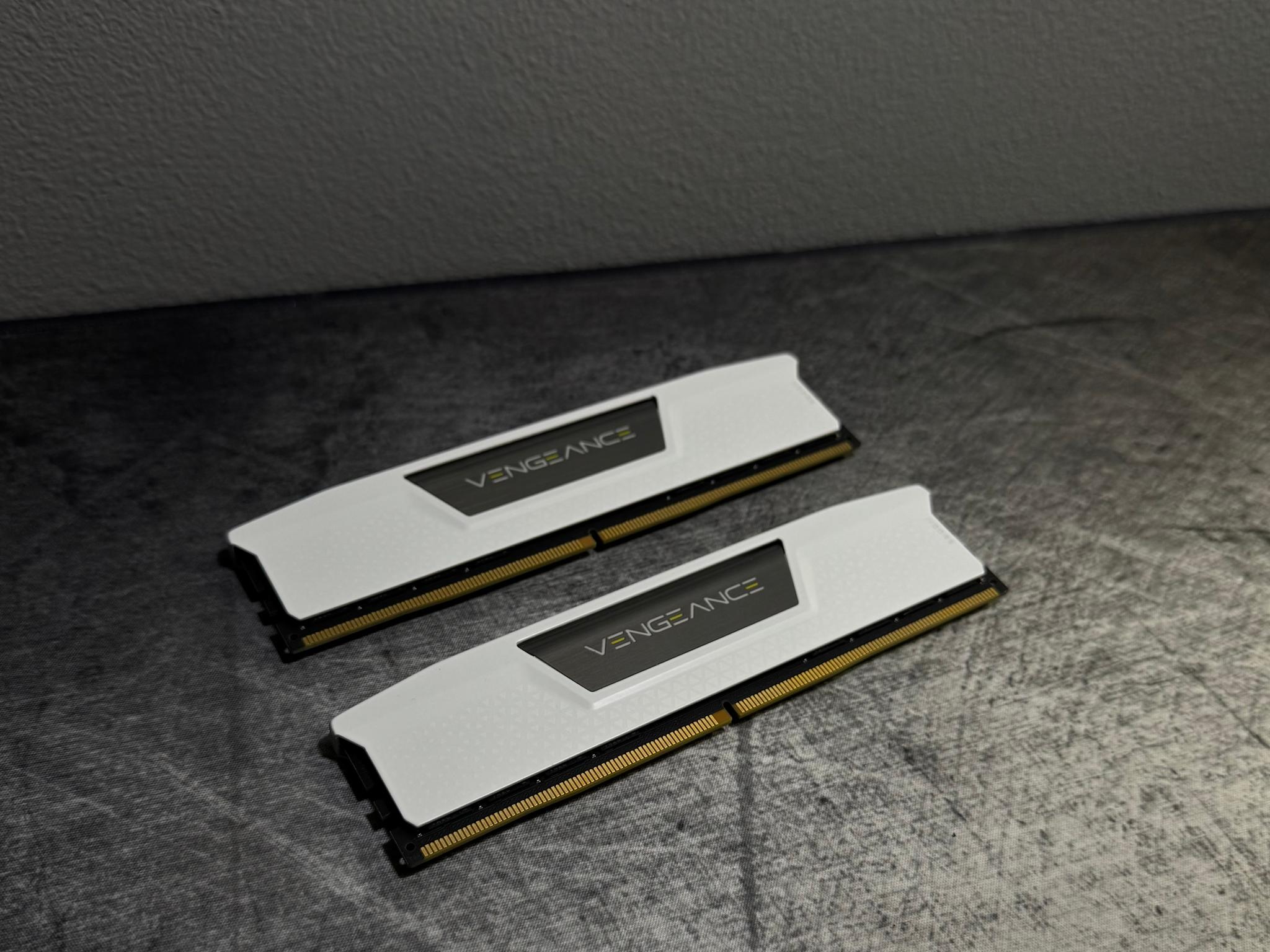 White DDR5 64GB (2x32) 5600MHz Small Form Factor