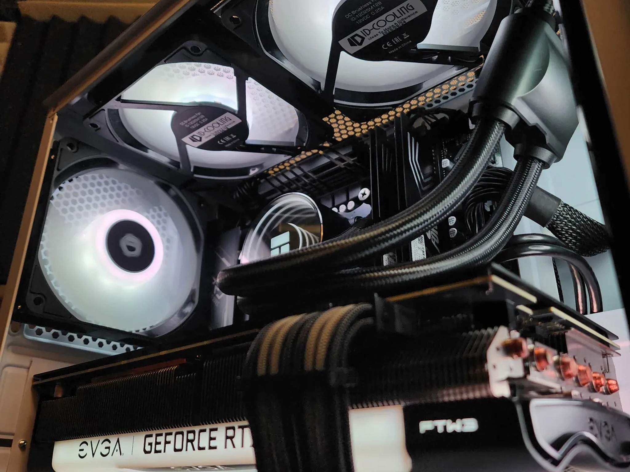 🐻‍❄🐻‍❄🐻‍❄ EVGA RTX 3070 FTW3 // Intel Core i5 12400 // Neo Forza 16GB 3600MHz // Crucial 1TB NVMe