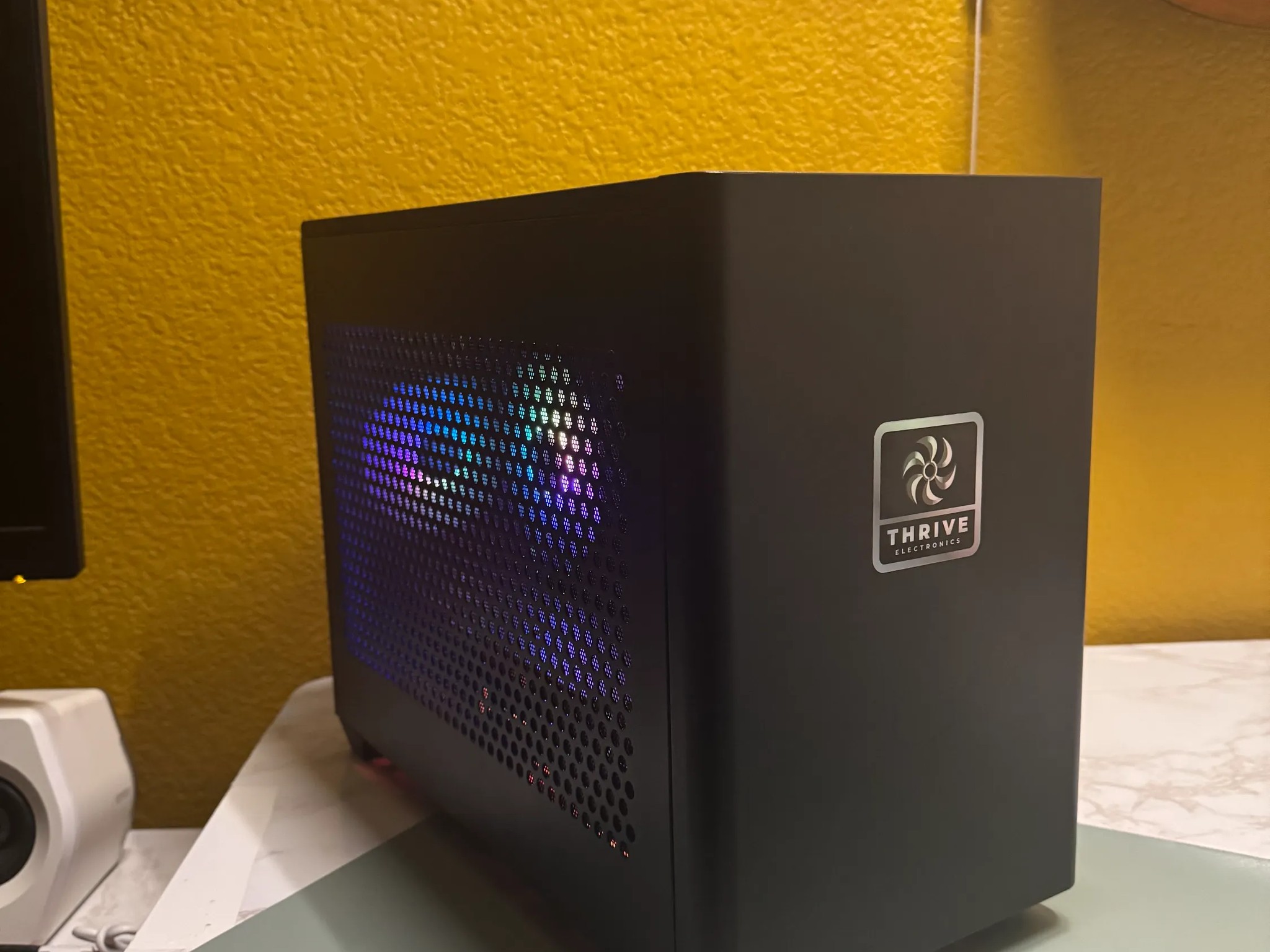 Mini-ITX RTX 2080 Ti Build | Ryzen 7 3800X | 32GB DDR4 RAM | 2TB NVMe | Cooler Master NR200