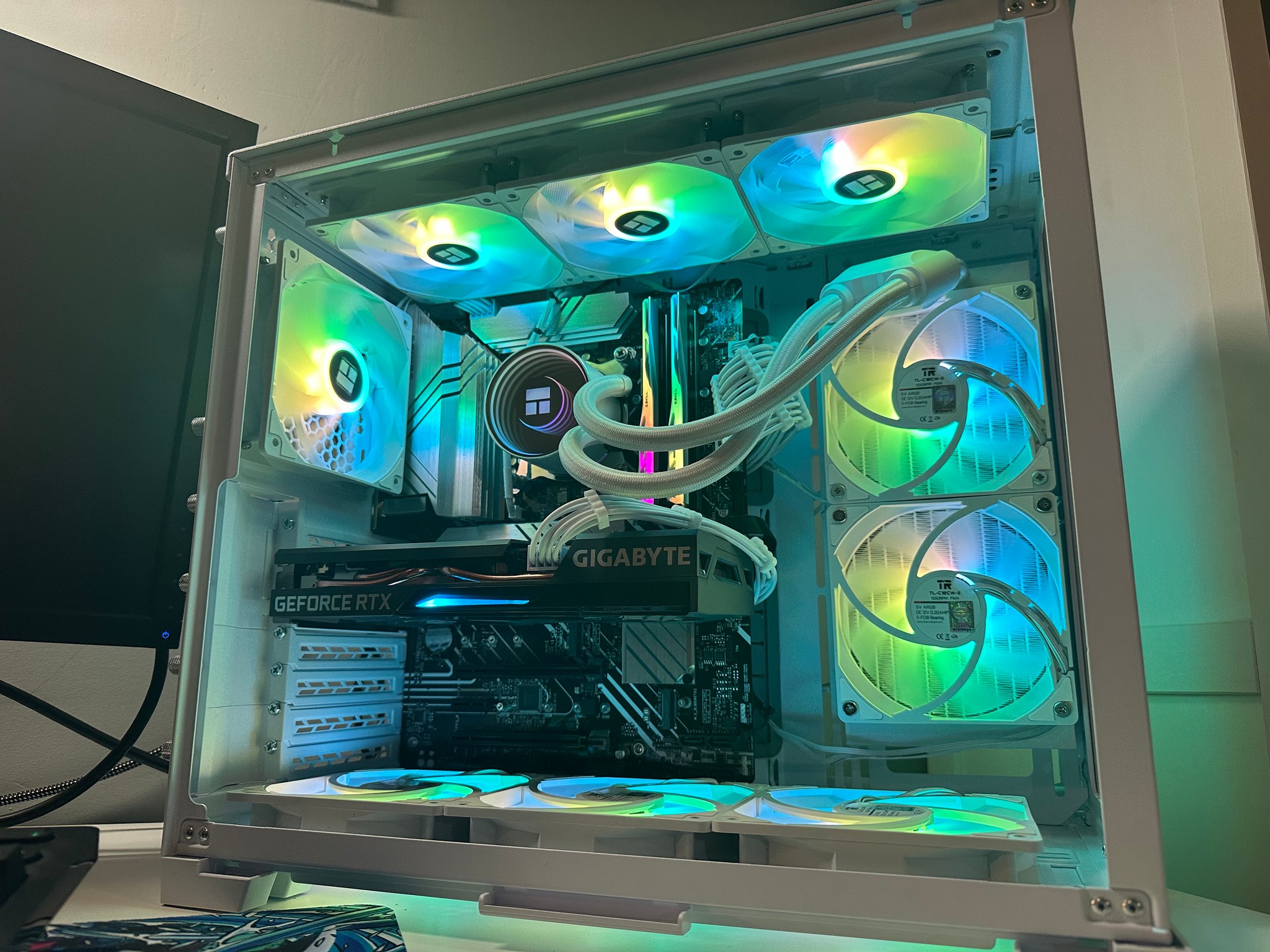 ❄️Icebox❄️ RTX 3060 | i3 13100 | 32GB DDR5
