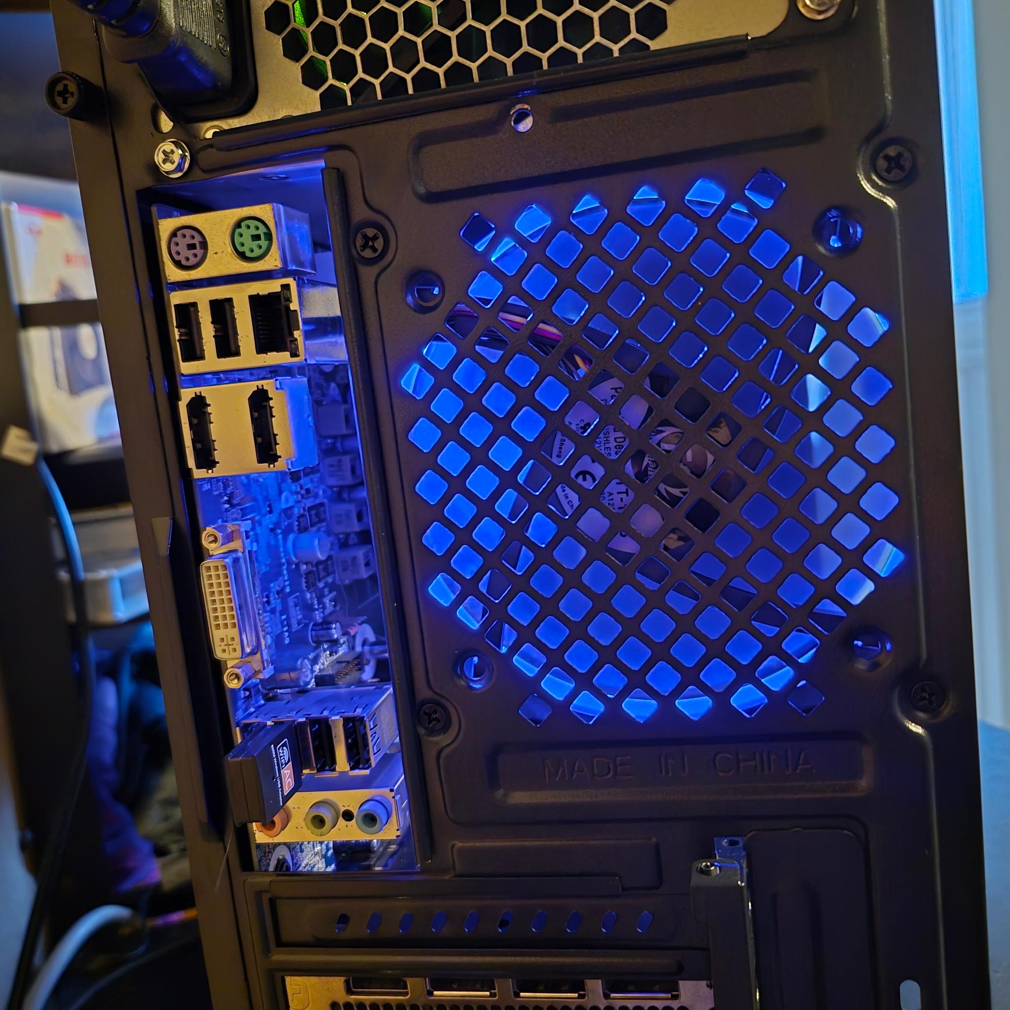 100 FPS Fortnite | i5-4570, 16GB RAM, 500GB SSD, RX 580 8GB, RGB, Wifi