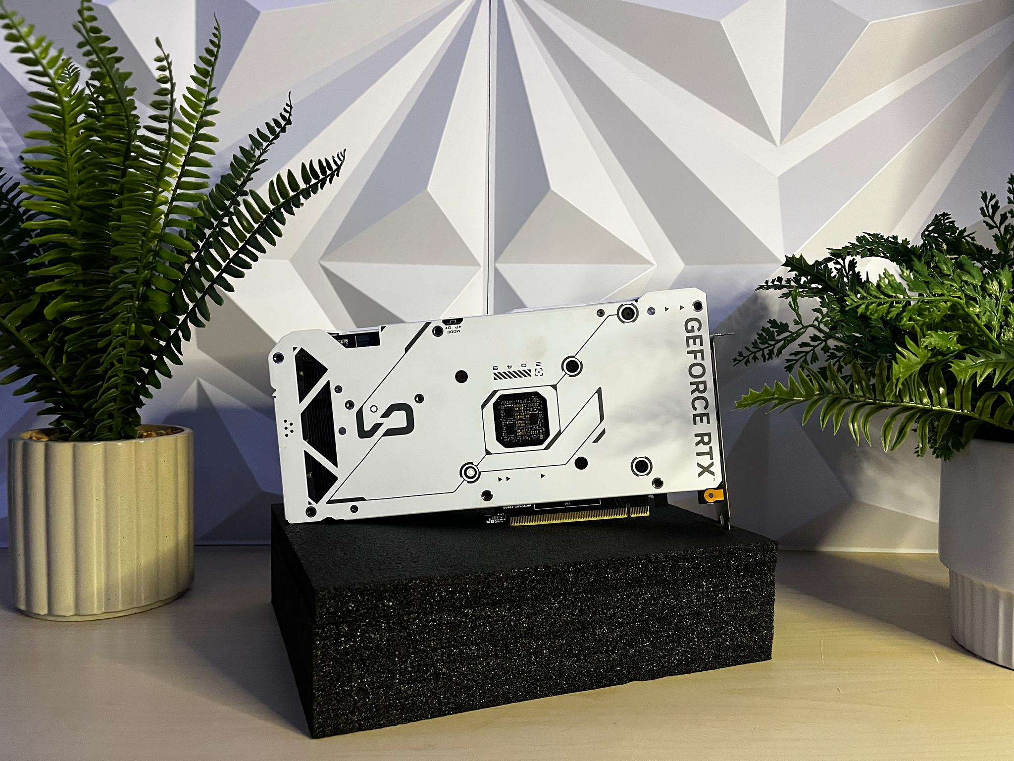 ASUS Dual OC 12gb 4070 white