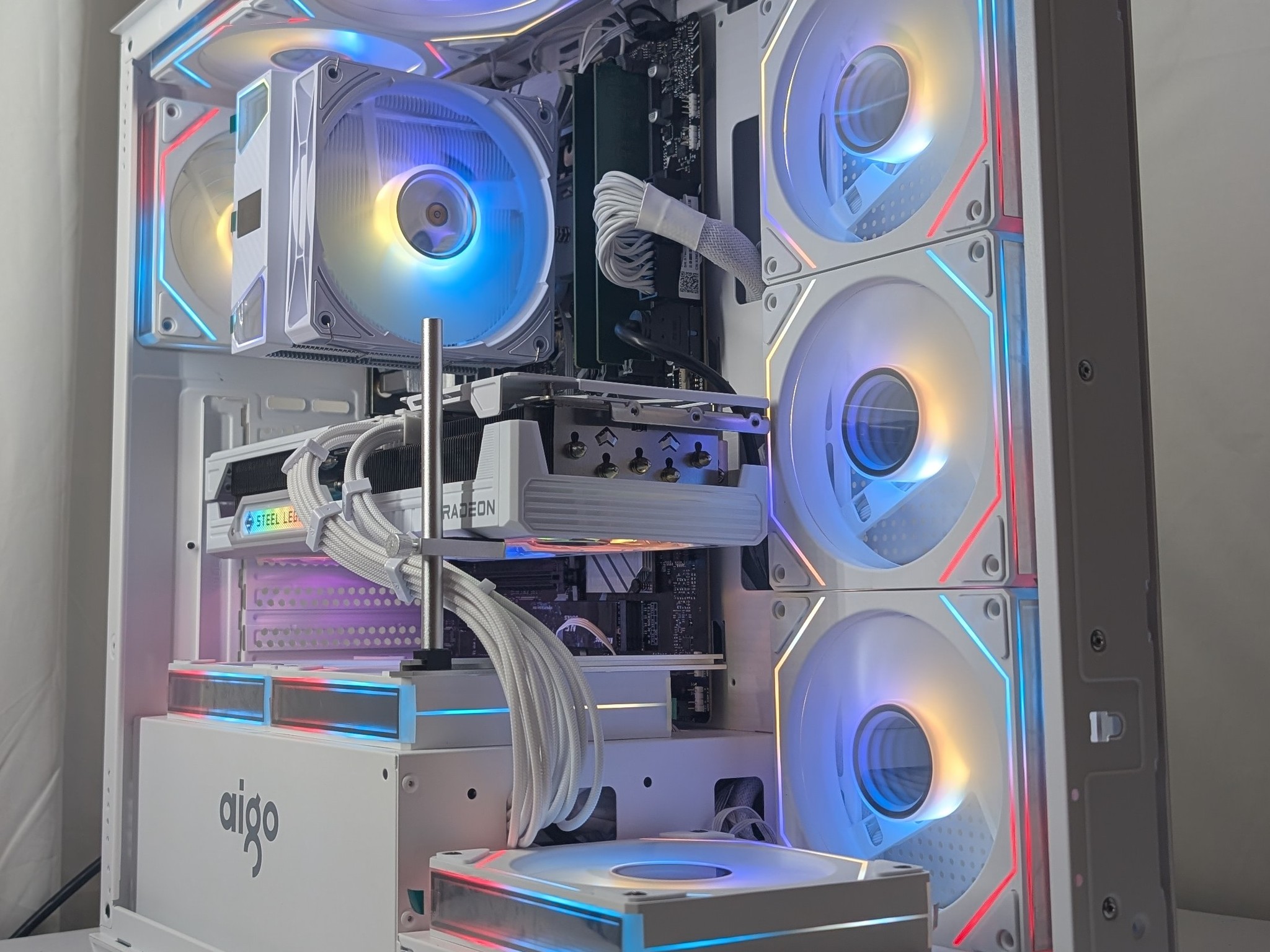 9070XT 16GB | I5 12600KF | 16GB DDR5 | 1TB NVME | CORSAIR 850W PSU | ALL WHITE