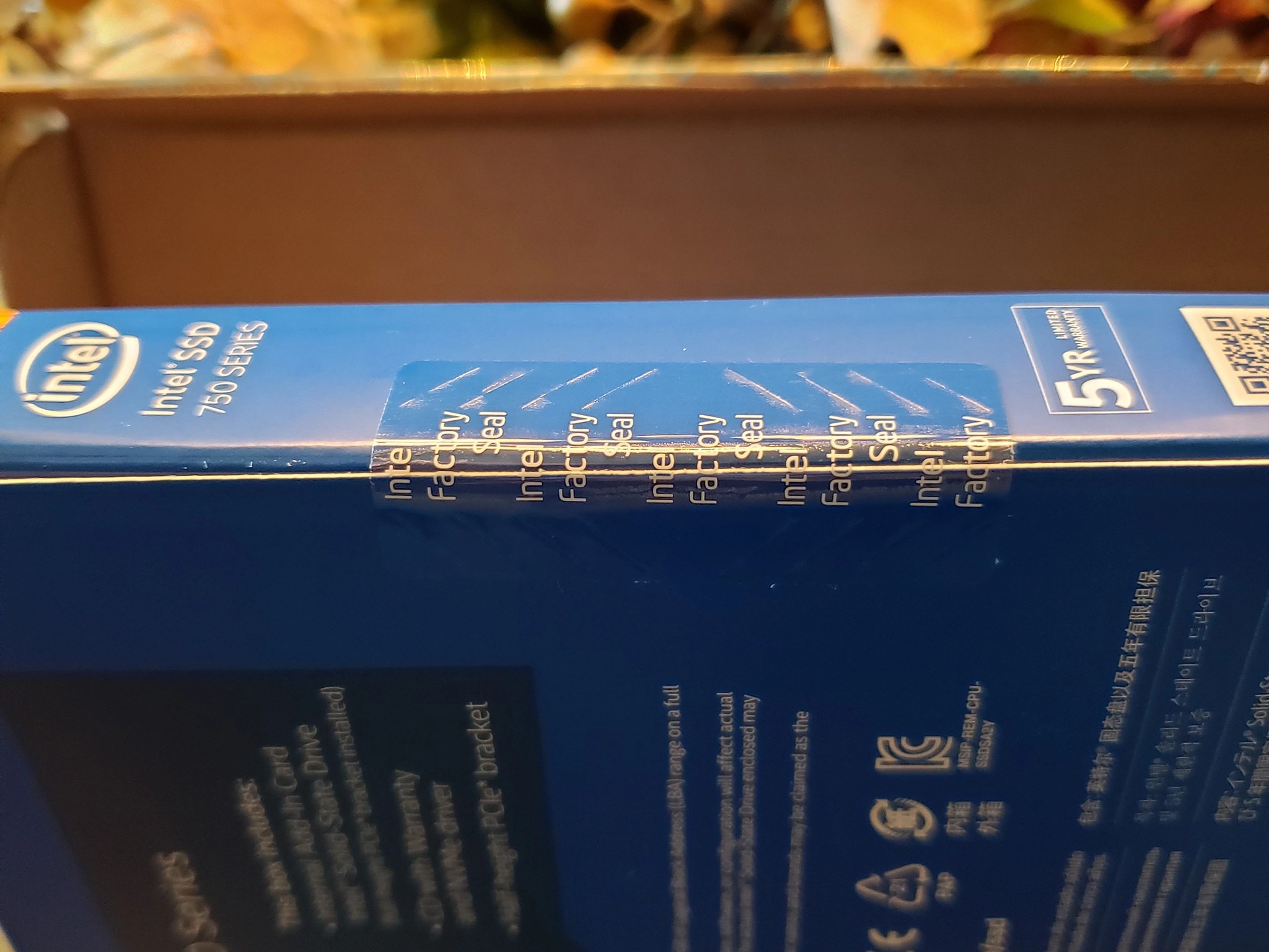 NEW Intel 750 Series Add-In Card - PCIe 3.0 x4 NVMe MLC SSD drive (400GB)