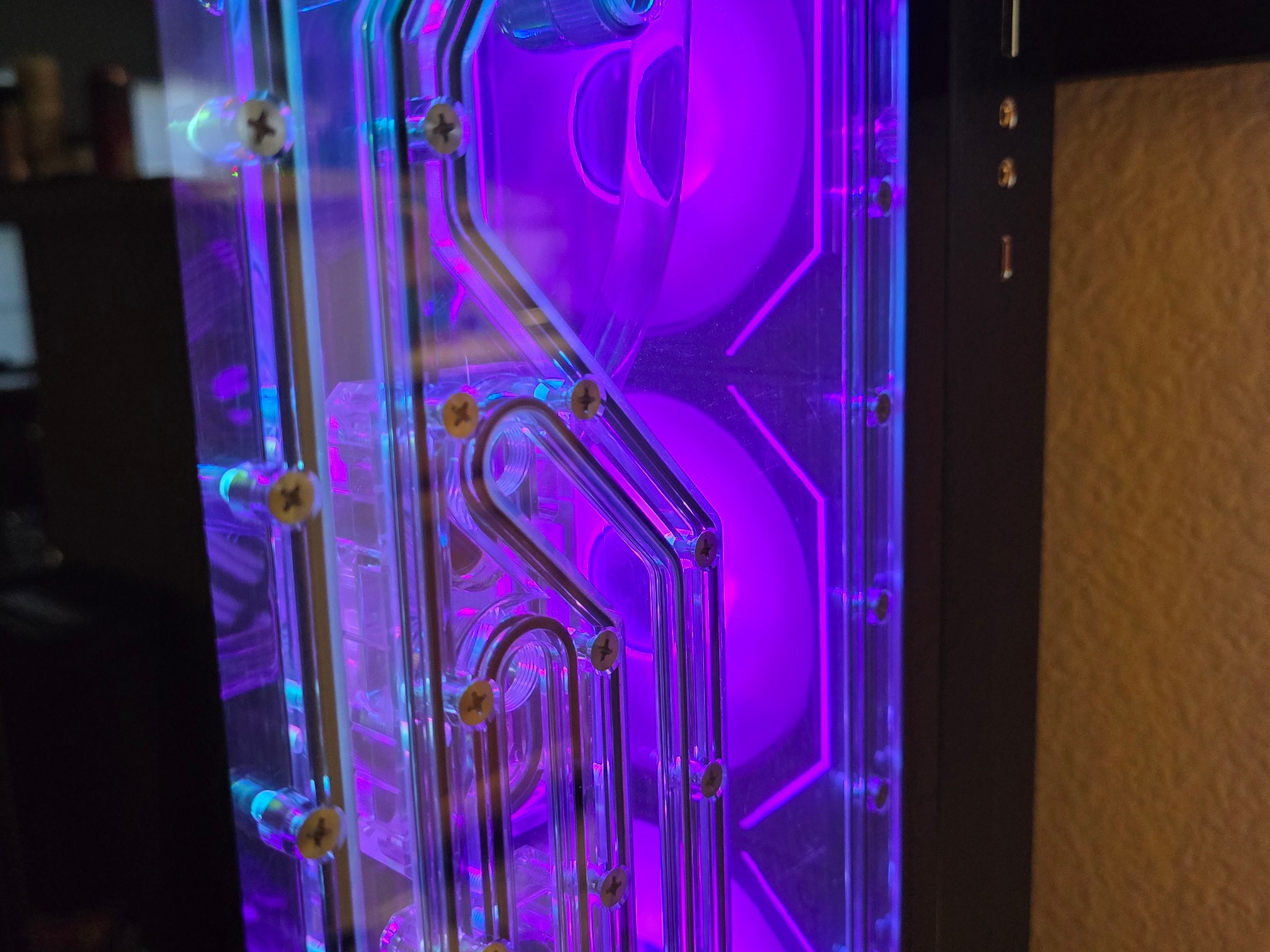 Lian Li Titan X O11D Case with built in Reservoir/Pump and 1 TB WD Gen 4 NVME (Read Description)