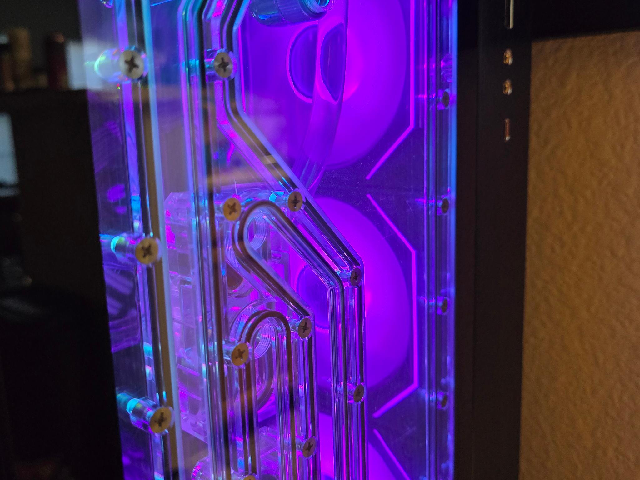 Lian Li Titan X O11D Case with built in Reservoir/Pump and 1 TB WD Gen 4 NVME (Read Description)