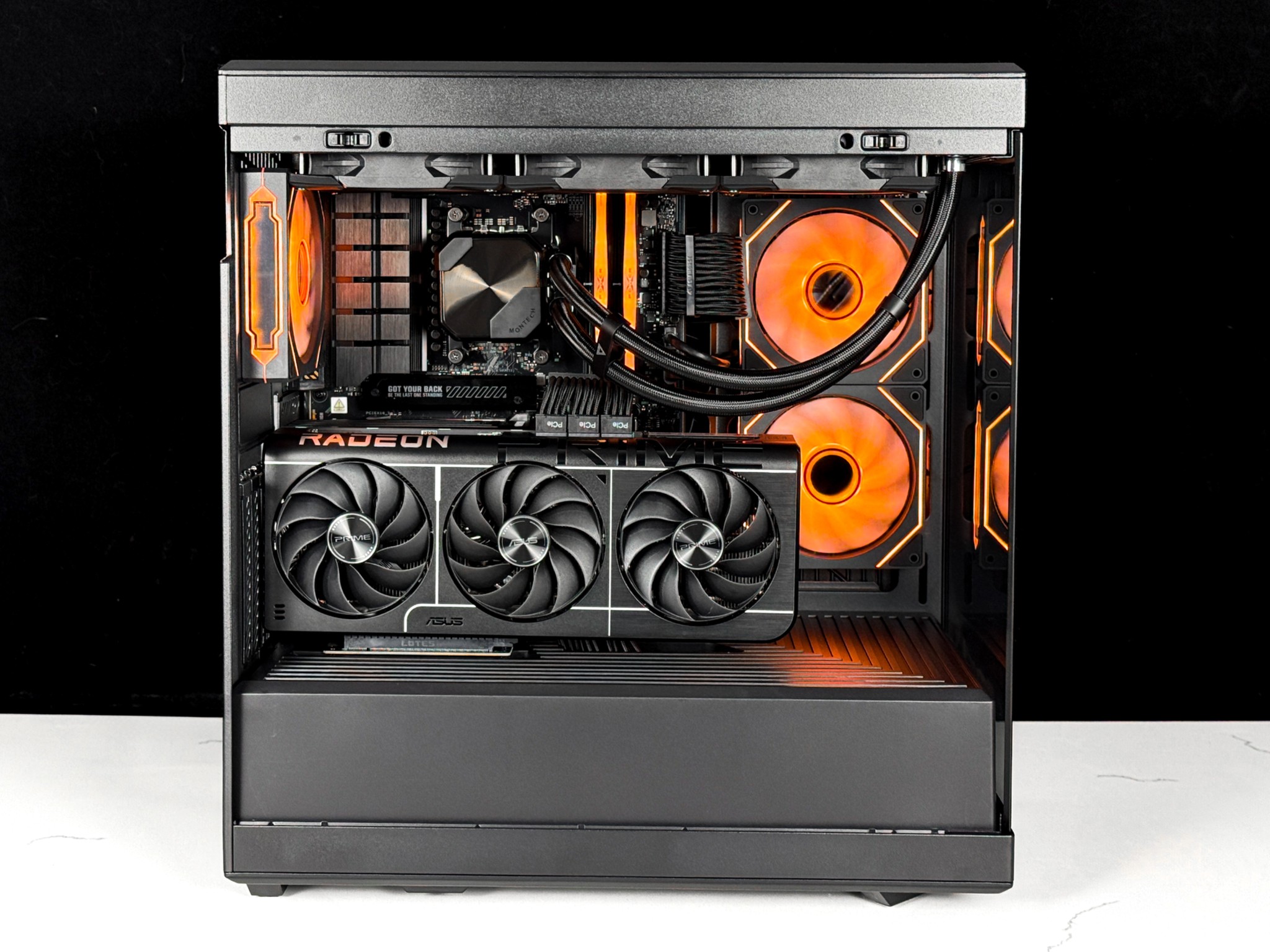 Blackout High-End Gaming PC – Ryzen 7 7800X3D, RX 9070XT, 64GB DDR5, 2TB NVMe SSD