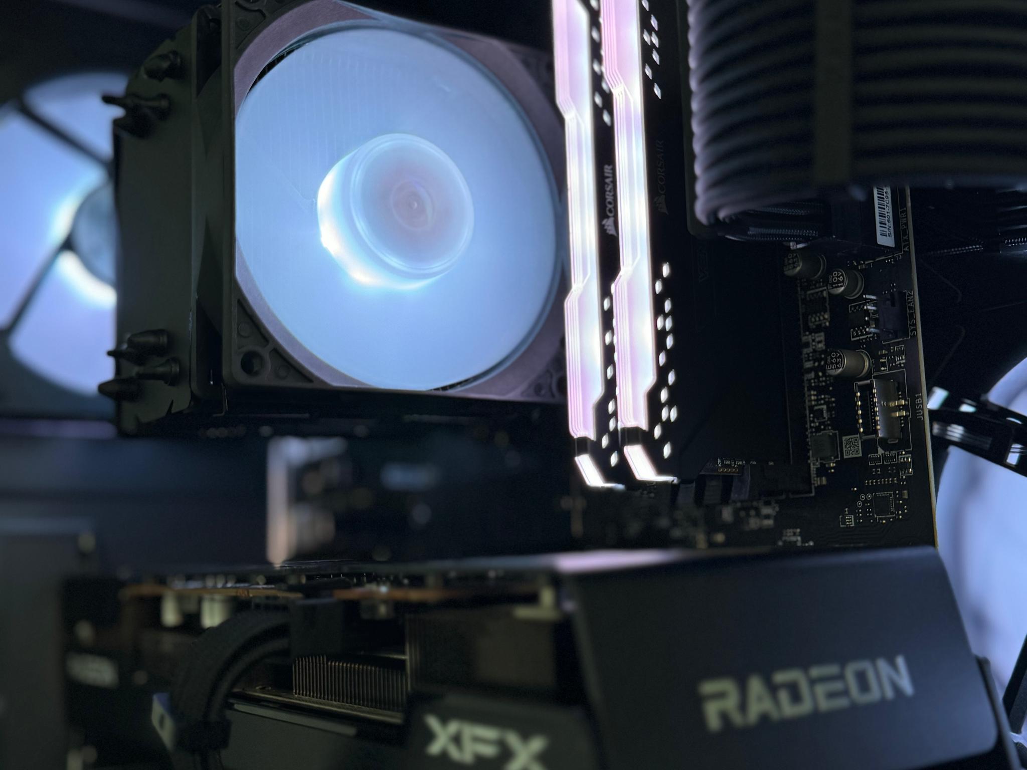 NOIR 🎆CUSTOM GAMING PC | AMD RYZEN 5 3600x | RX 6600XT | 1TB NVMe M.2
