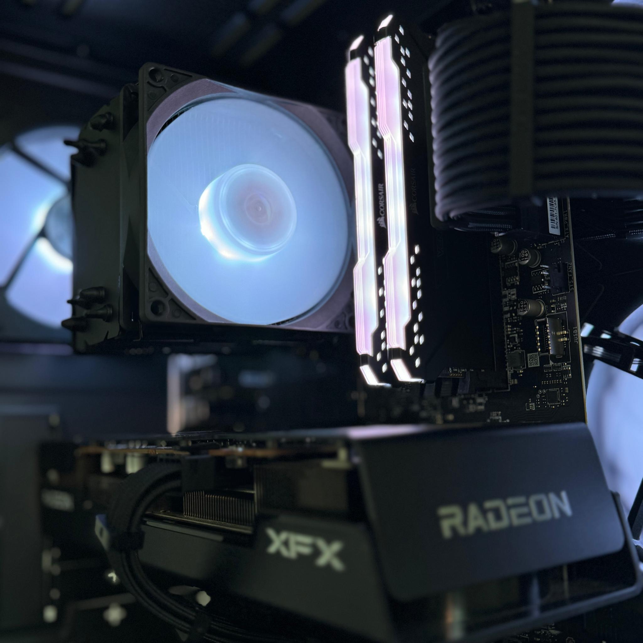 NOIR 🎆CUSTOM GAMING PC | AMD RYZEN 5 3600x | RX 6600XT | 1TB NVMe M.2