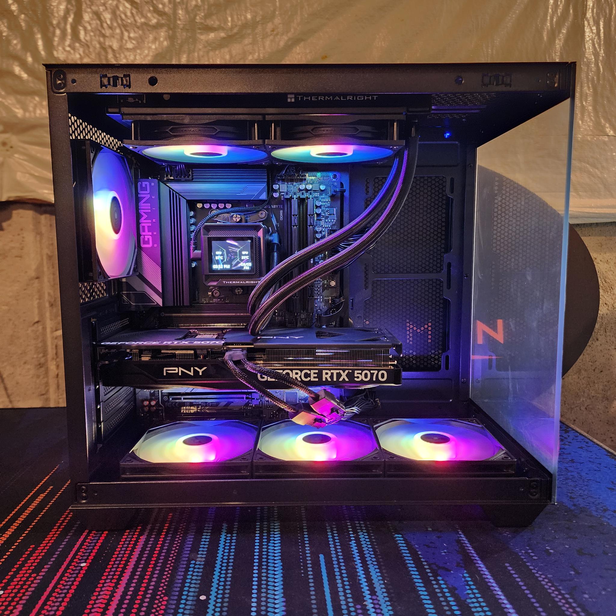 Nvidia RTX 5070 / Ryzen 7 9700X / 32GB DDR5 RAM / 1TB NVMe SSD