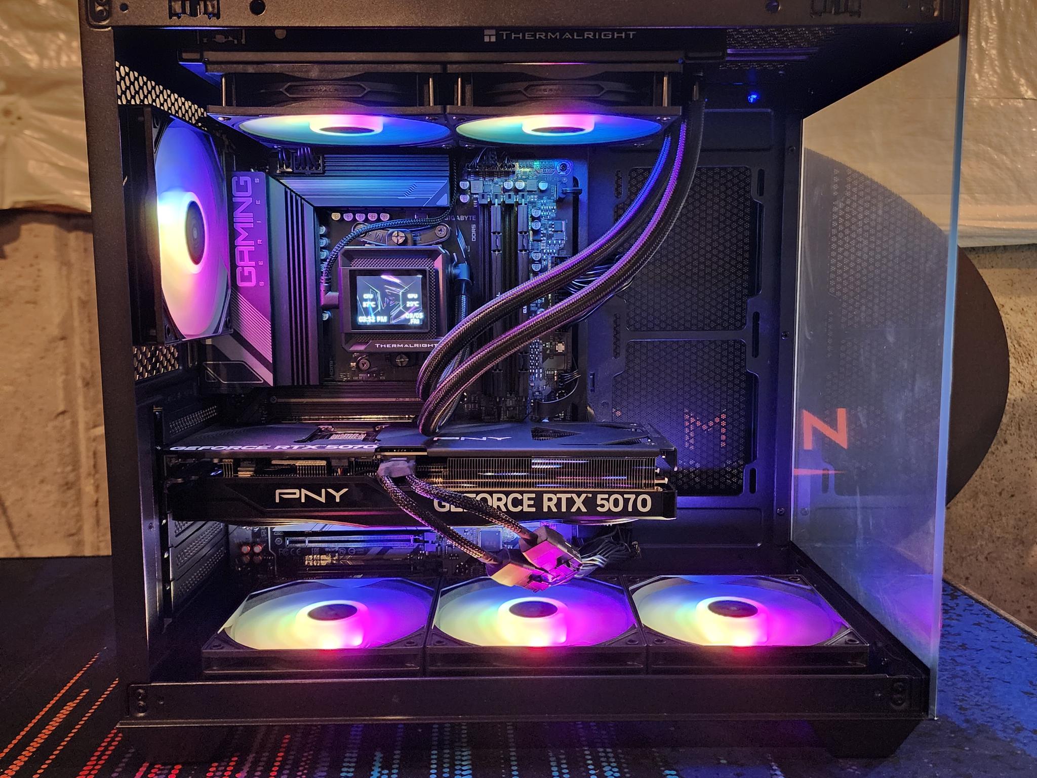 Nvidia RTX 5070 / Ryzen 7 9700X / 32GB DDR5 RAM / 1TB NVMe SSD