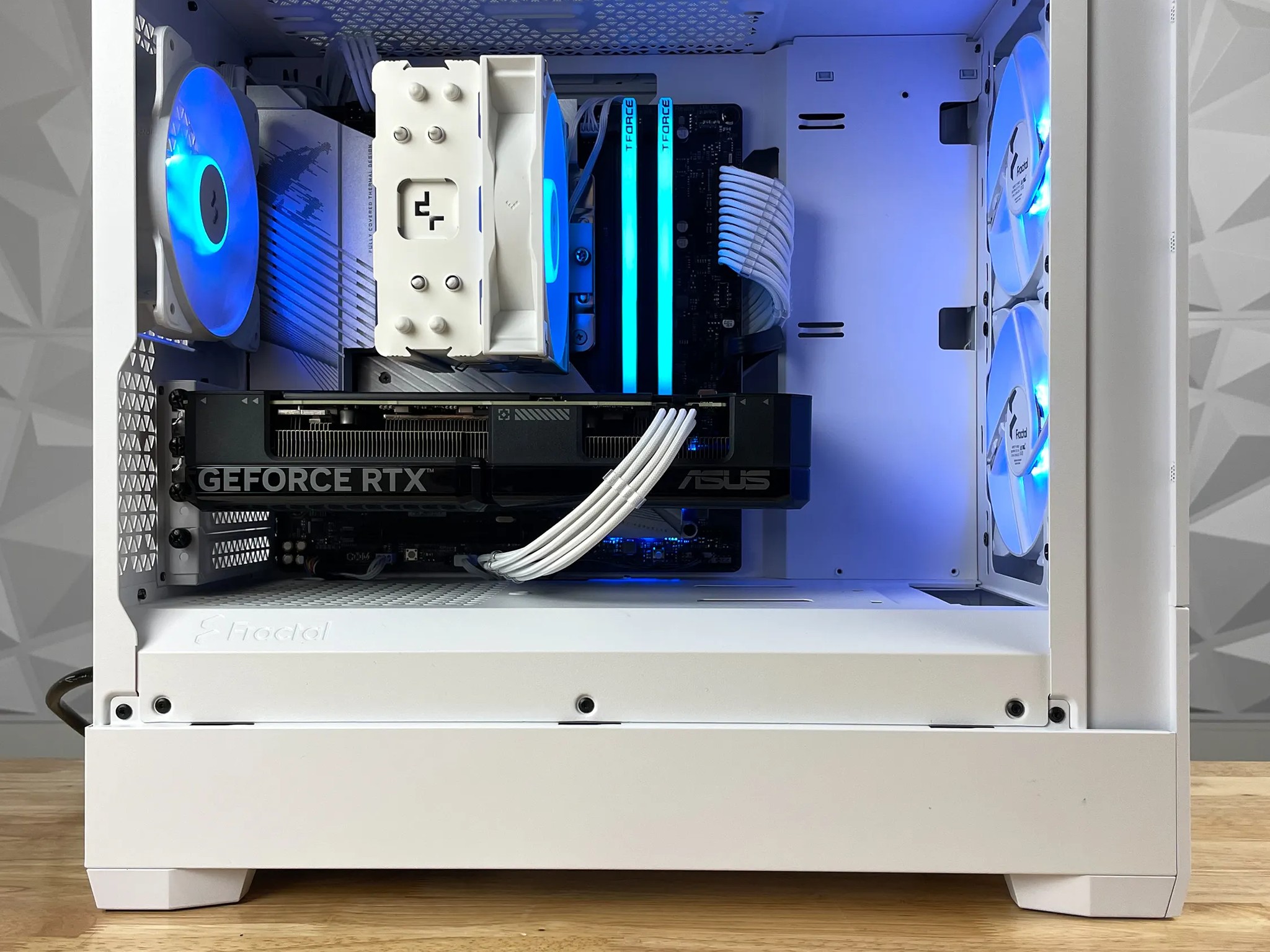 AES Glacier V2 - 13400F/RTX 4070 Gaming PC