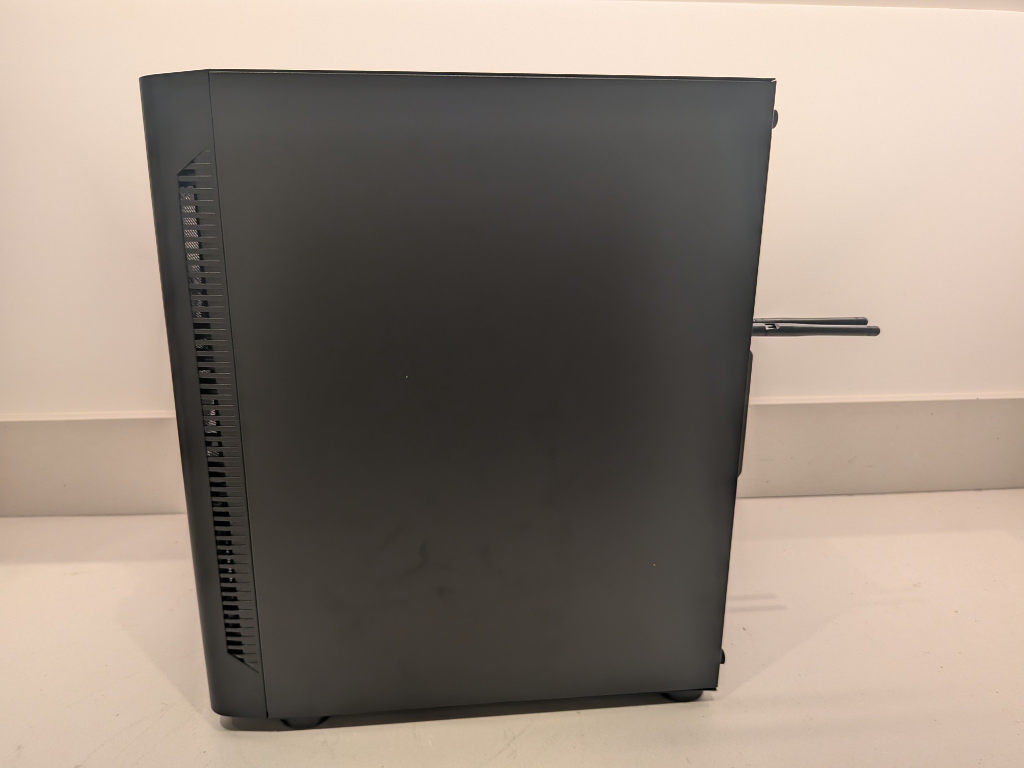 1440p Lightshow - RX 9070, Ryzen 5 7600, 32 GB DDR5, 2 TB Gen 4 NVME, RGB